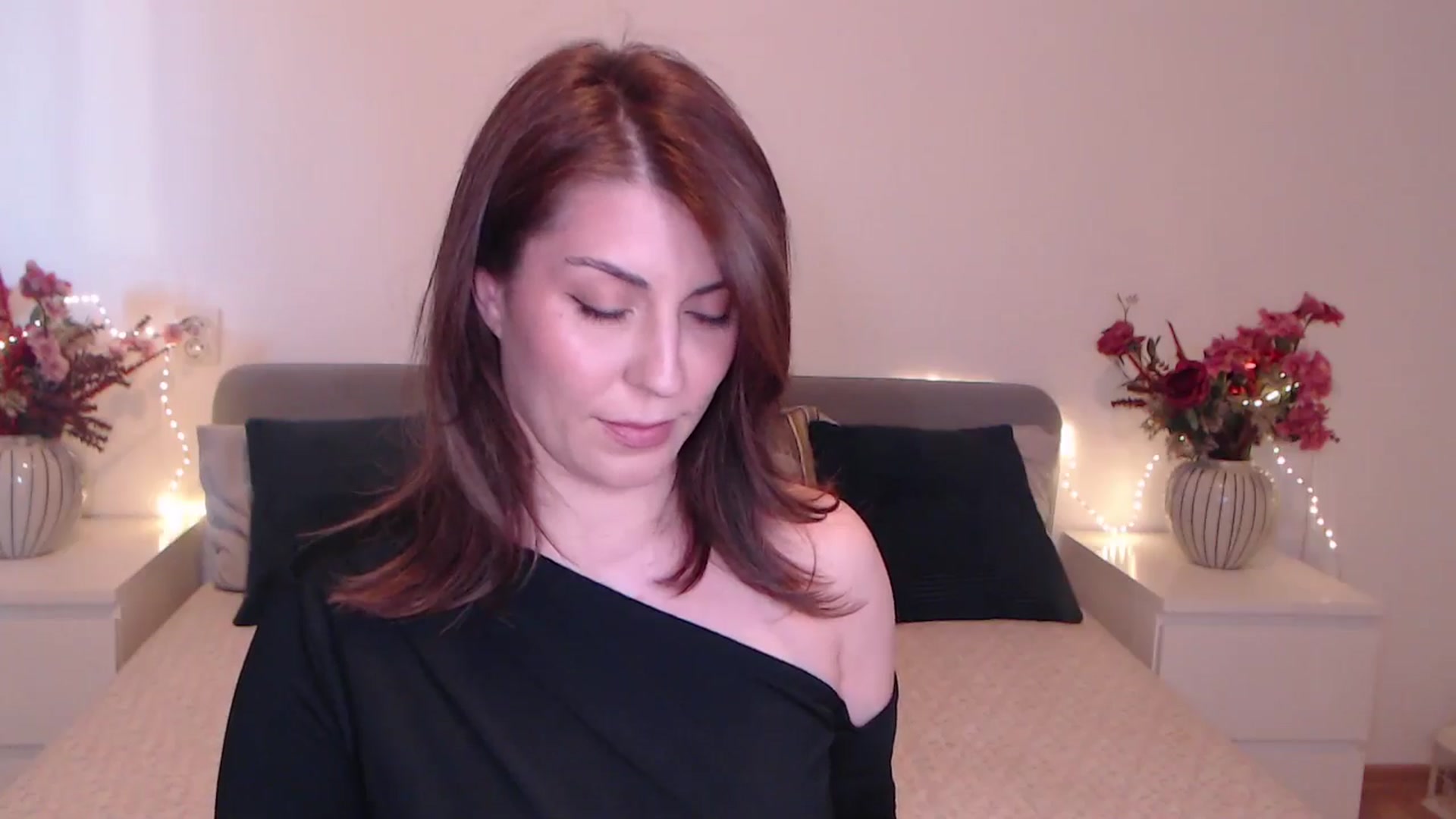 Gallery image thumbnail from BlueStocking's myfreecams stream on, 11/01/2025, 13:22 image 7 of 20