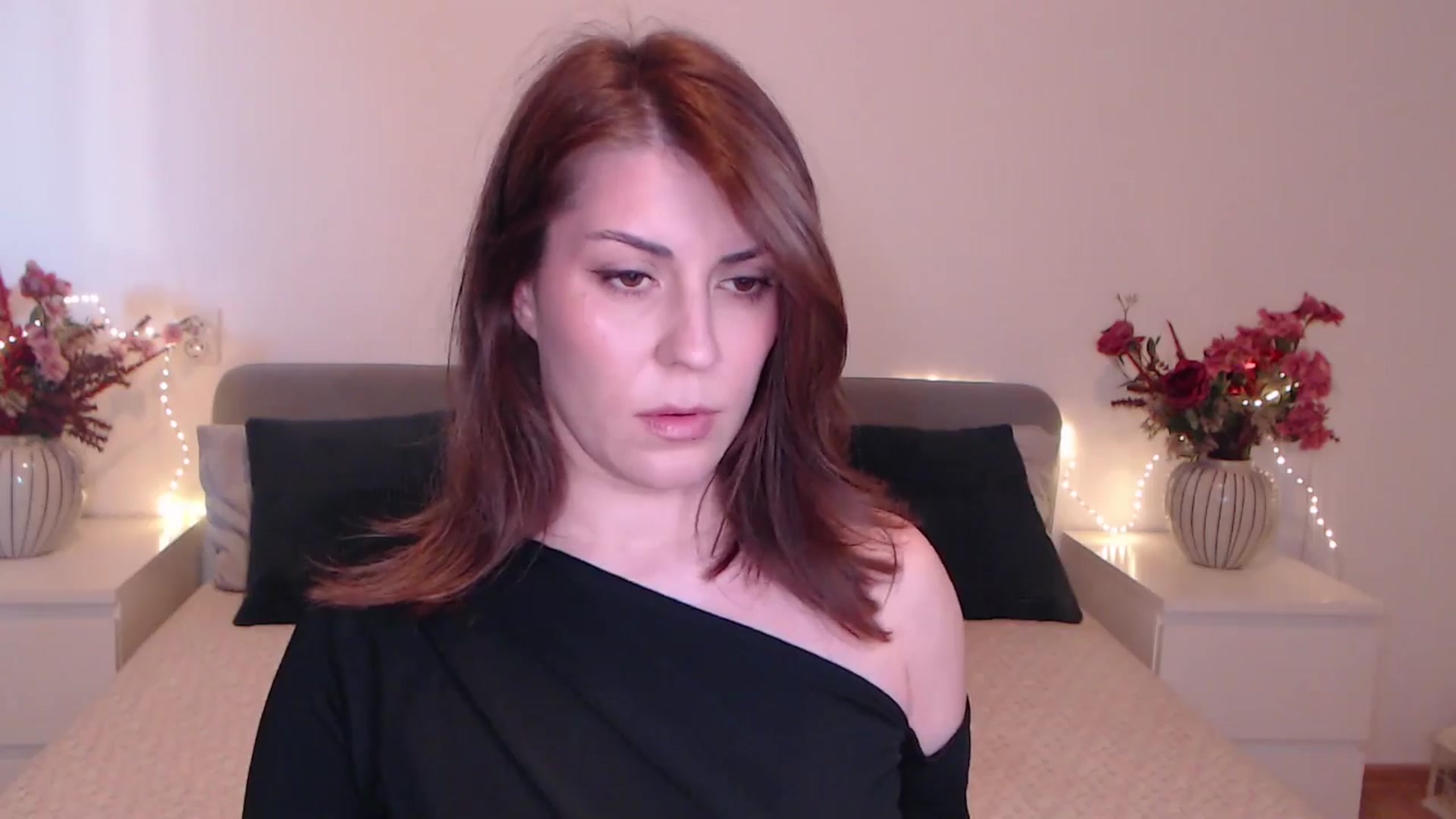 Gallery image thumbnail from BlueStocking's myfreecams stream on, 11/01/2025, 13:22 image 9 of 20