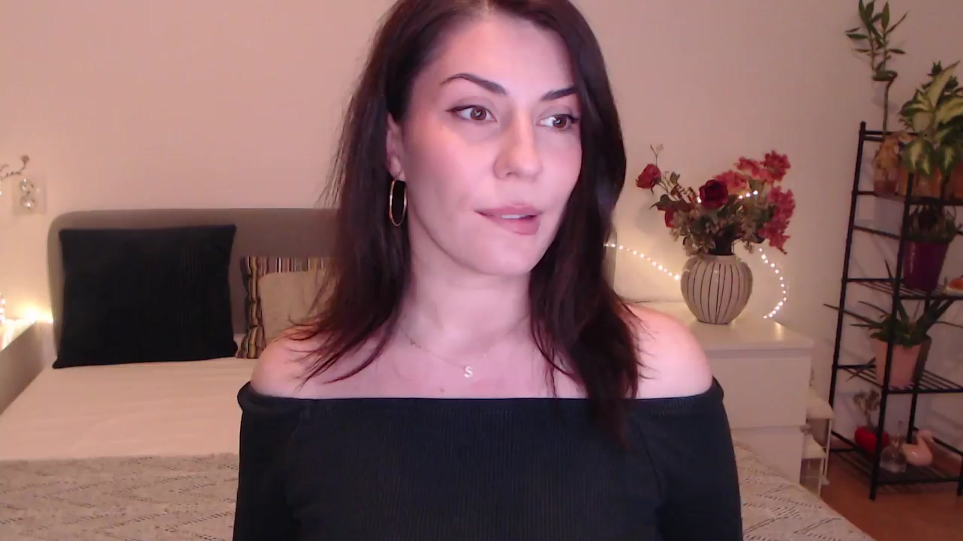 Gallery image thumbnail from BlueStocking's myfreecams stream on, 11/29/2025, 14:51 image 4 of 20