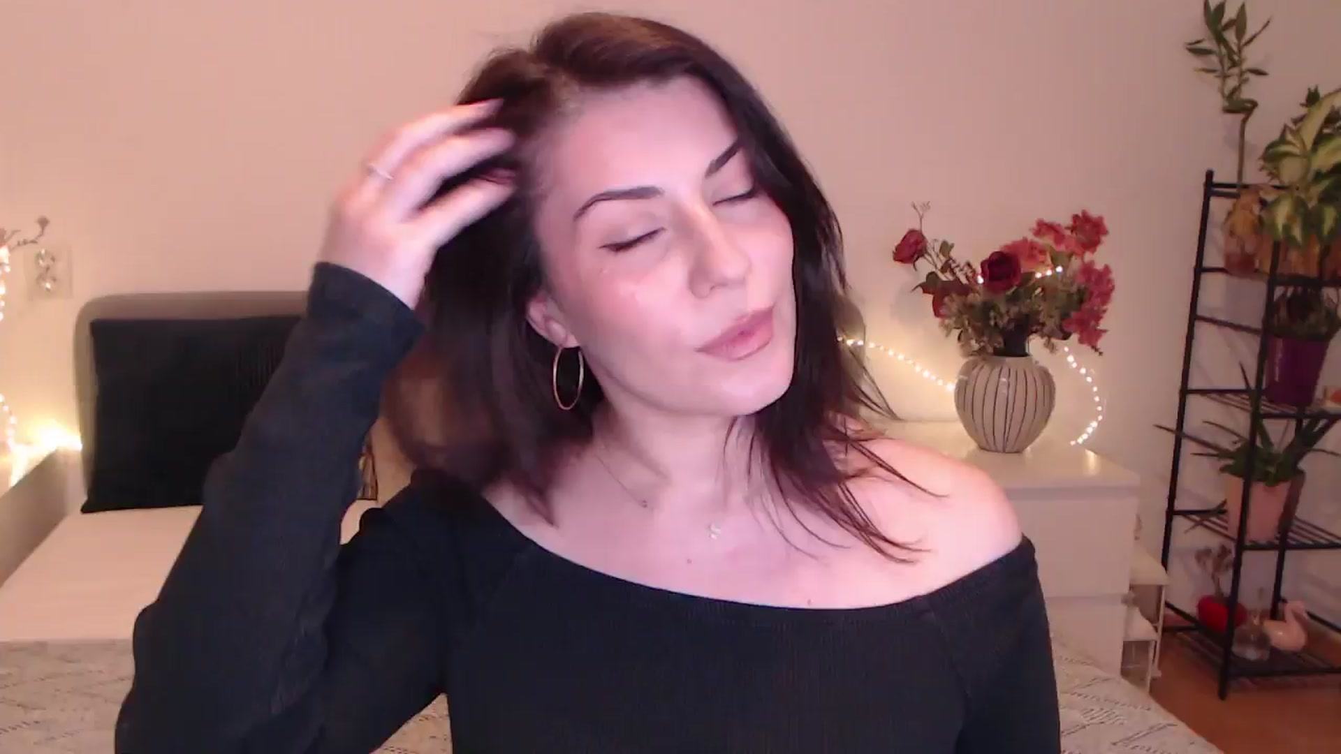 Gallery image thumbnail from BlueStocking's myfreecams stream on, 11/29/2025, 14:51 image 15 of 20