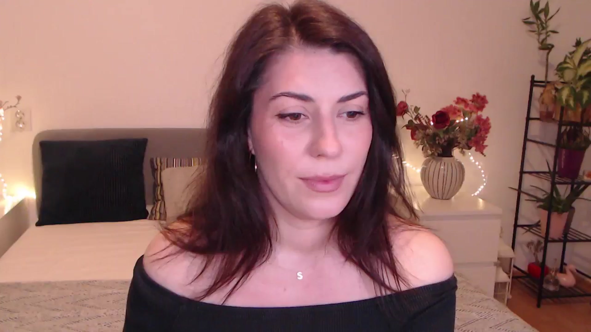 Gallery image thumbnail from BlueStocking's myfreecams stream on, 11/29/2025, 14:51 image 13 of 20
