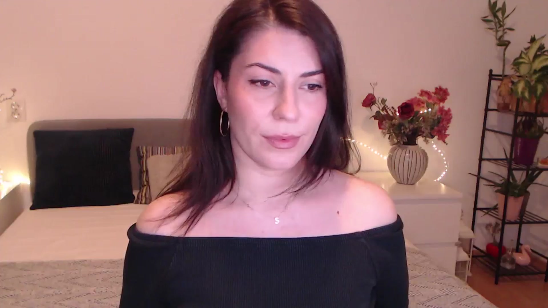 Gallery image thumbnail from BlueStocking's myfreecams stream on, 11/29/2025, 14:51 image 9 of 20