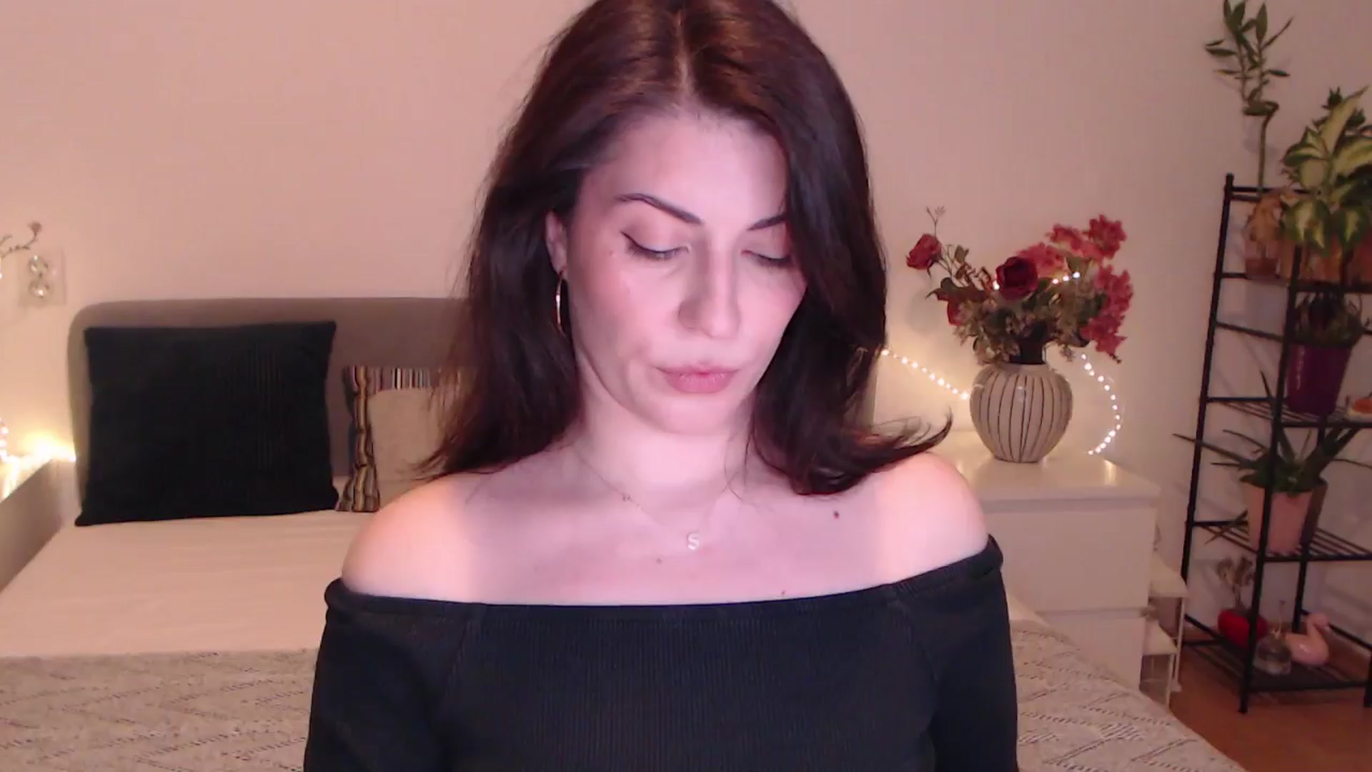 Gallery image thumbnail from BlueStocking's myfreecams stream on, 11/29/2025, 14:51 image 10 of 20