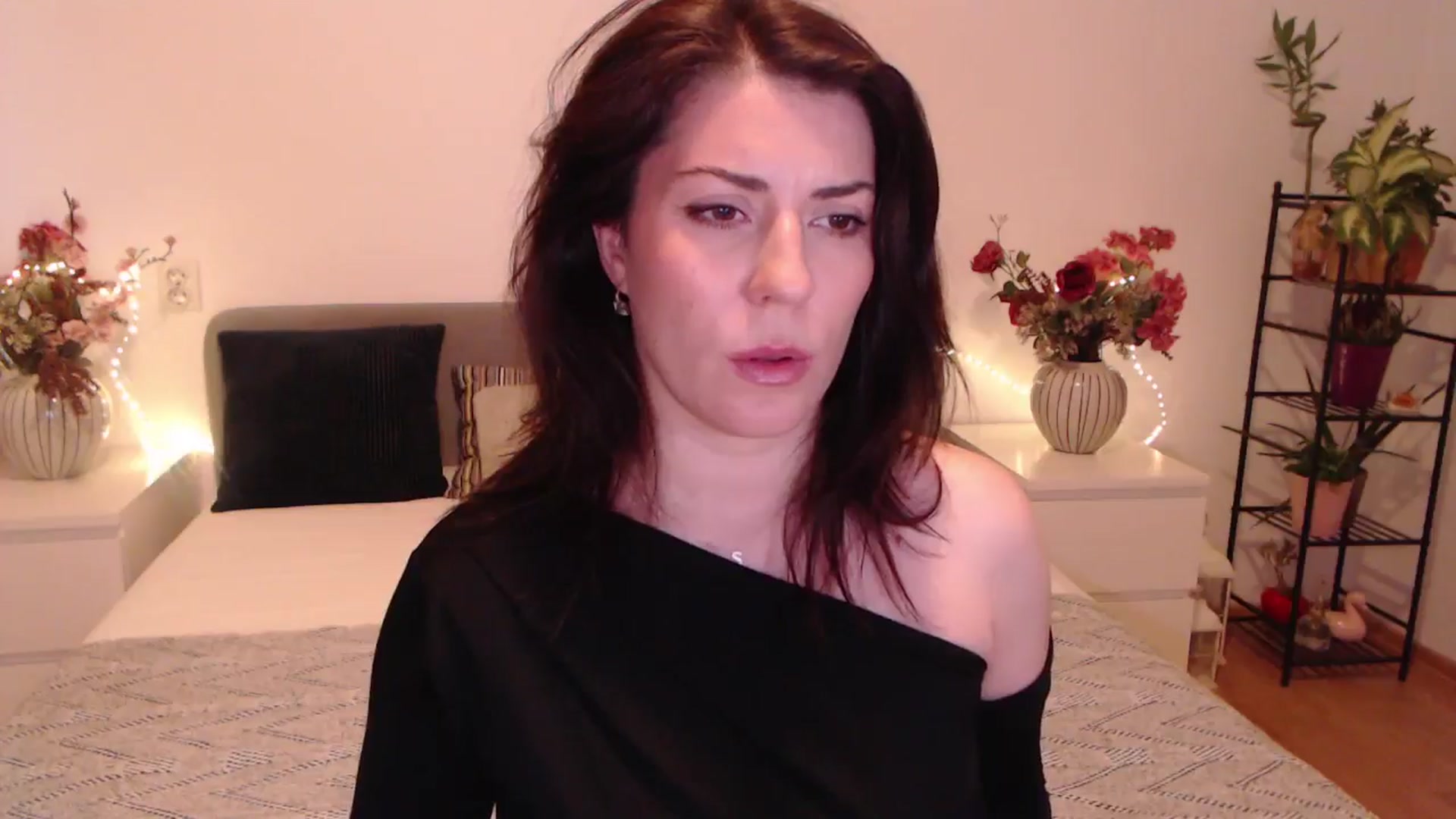 Gallery image thumbnail from BlueStocking's myfreecams stream on, 11/30/2025, 13:15 image 13 of 20