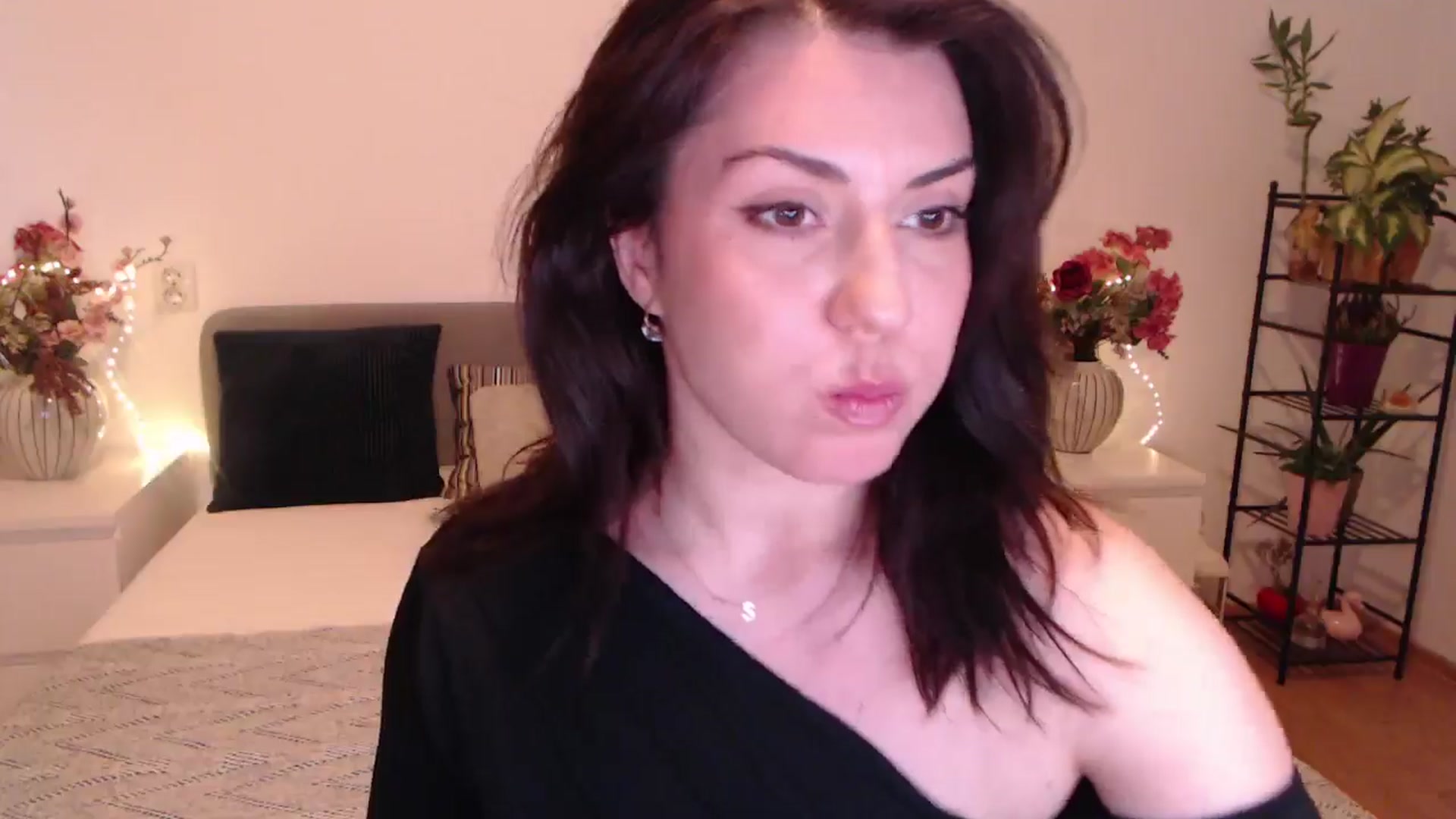 Gallery image thumbnail from BlueStocking's myfreecams stream on, 11/30/2025, 13:15 image 4 of 20