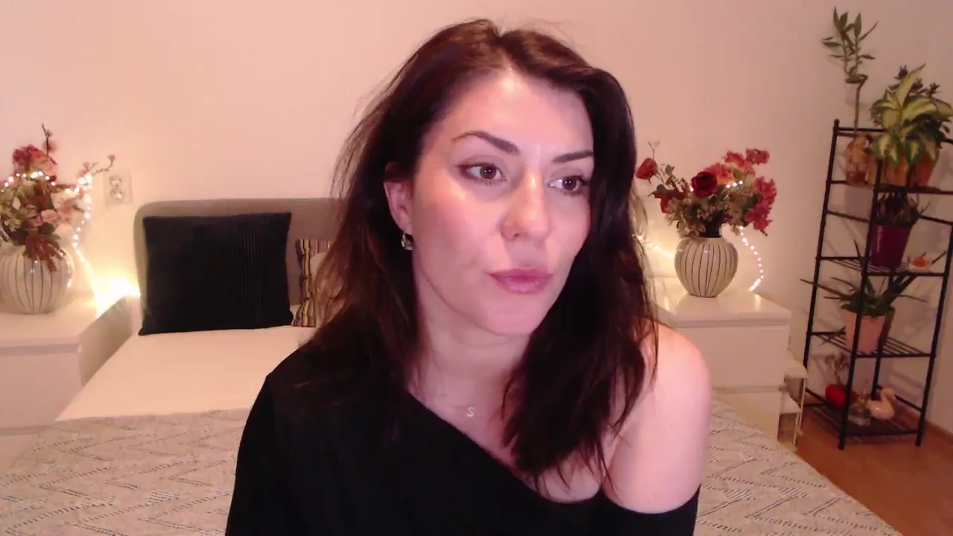 Gallery image thumbnail from BlueStocking's myfreecams stream on, 11/30/2025, 13:15 image 15 of 20