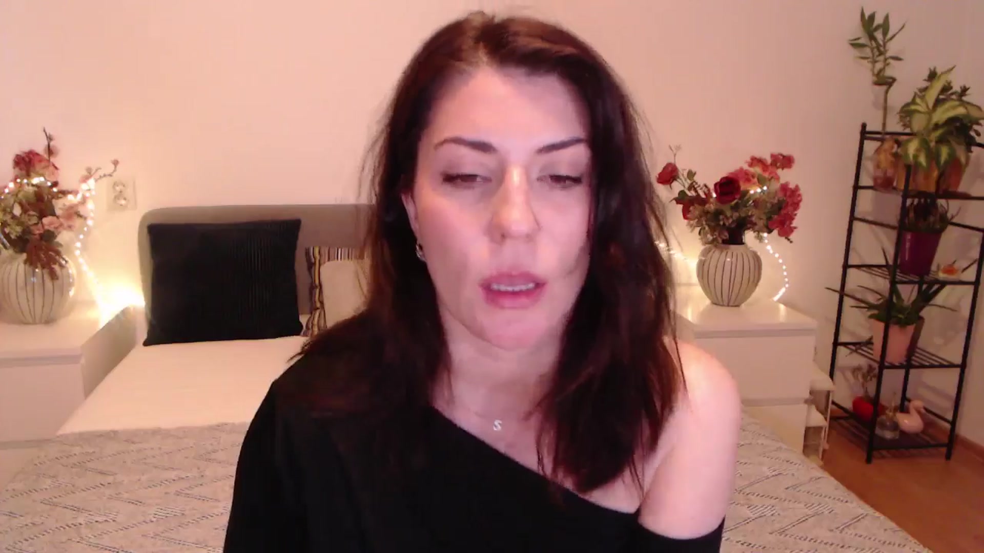 Gallery image thumbnail from BlueStocking's myfreecams stream on, 11/30/2025, 13:15 image 19 of 20