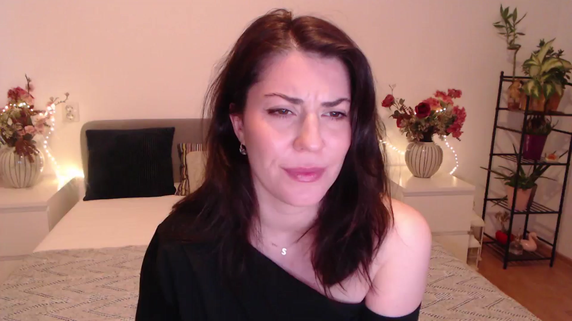Gallery image thumbnail from BlueStocking's myfreecams stream on, 11/30/2025, 13:15 image 17 of 20