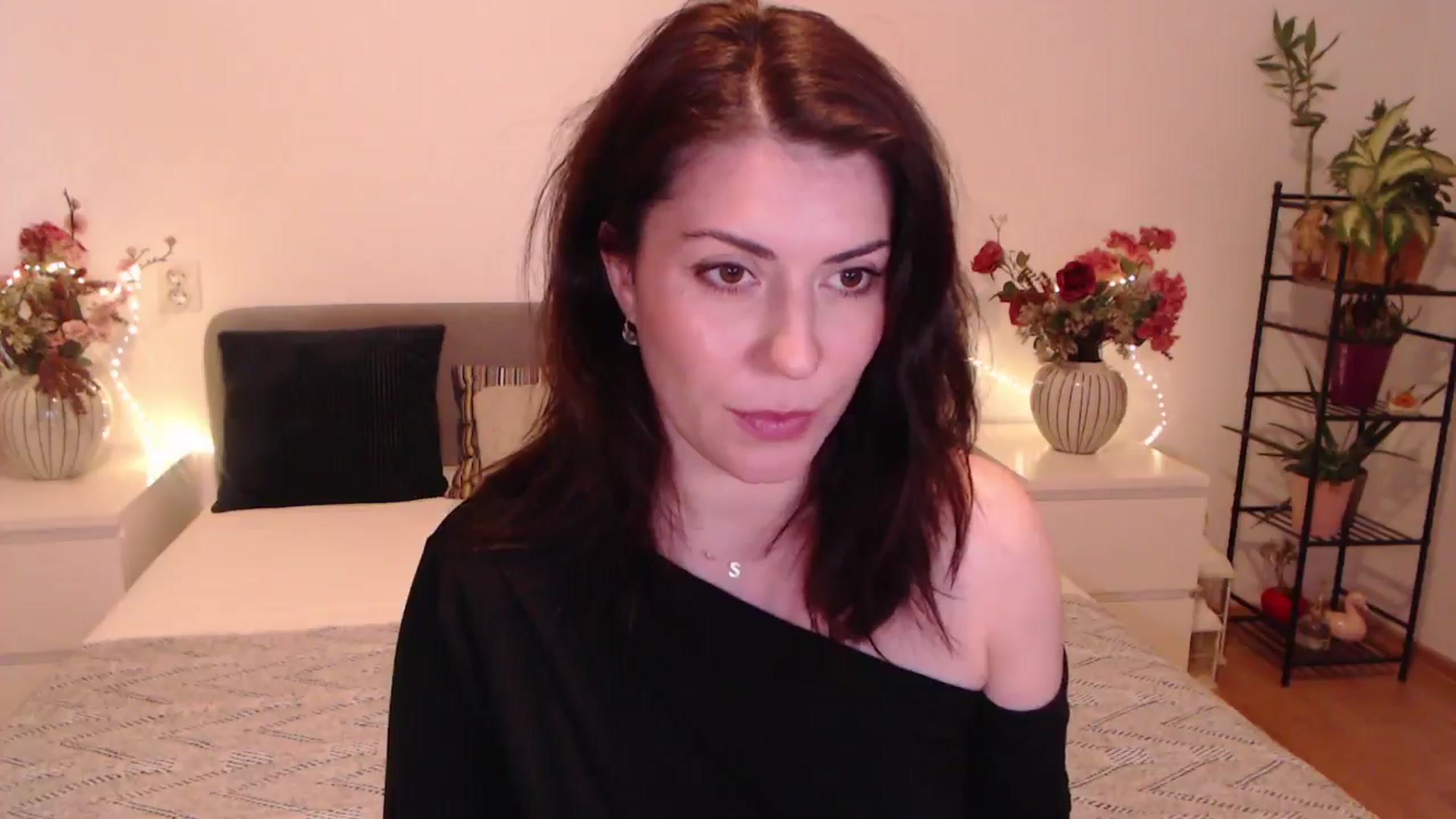 Gallery image thumbnail from BlueStocking's myfreecams stream on, 11/30/2025, 13:15 image 16 of 20