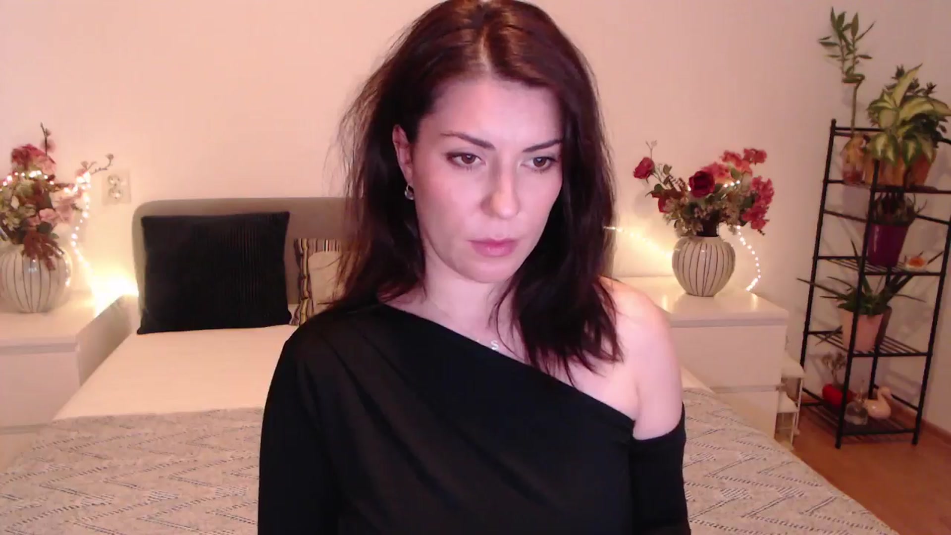 Gallery image thumbnail from BlueStocking's myfreecams stream on, 11/30/2025, 13:58 image 15 of 20