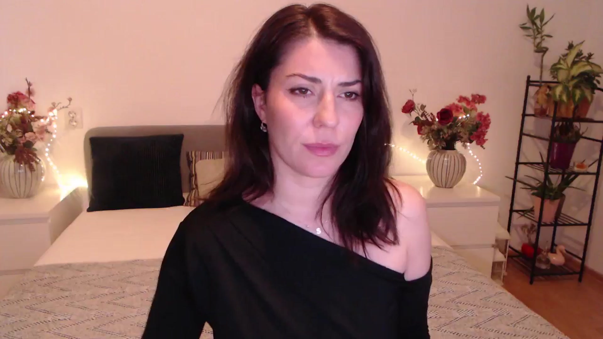 Gallery image thumbnail from BlueStocking's myfreecams stream on, 11/30/2025, 13:58 image 16 of 20