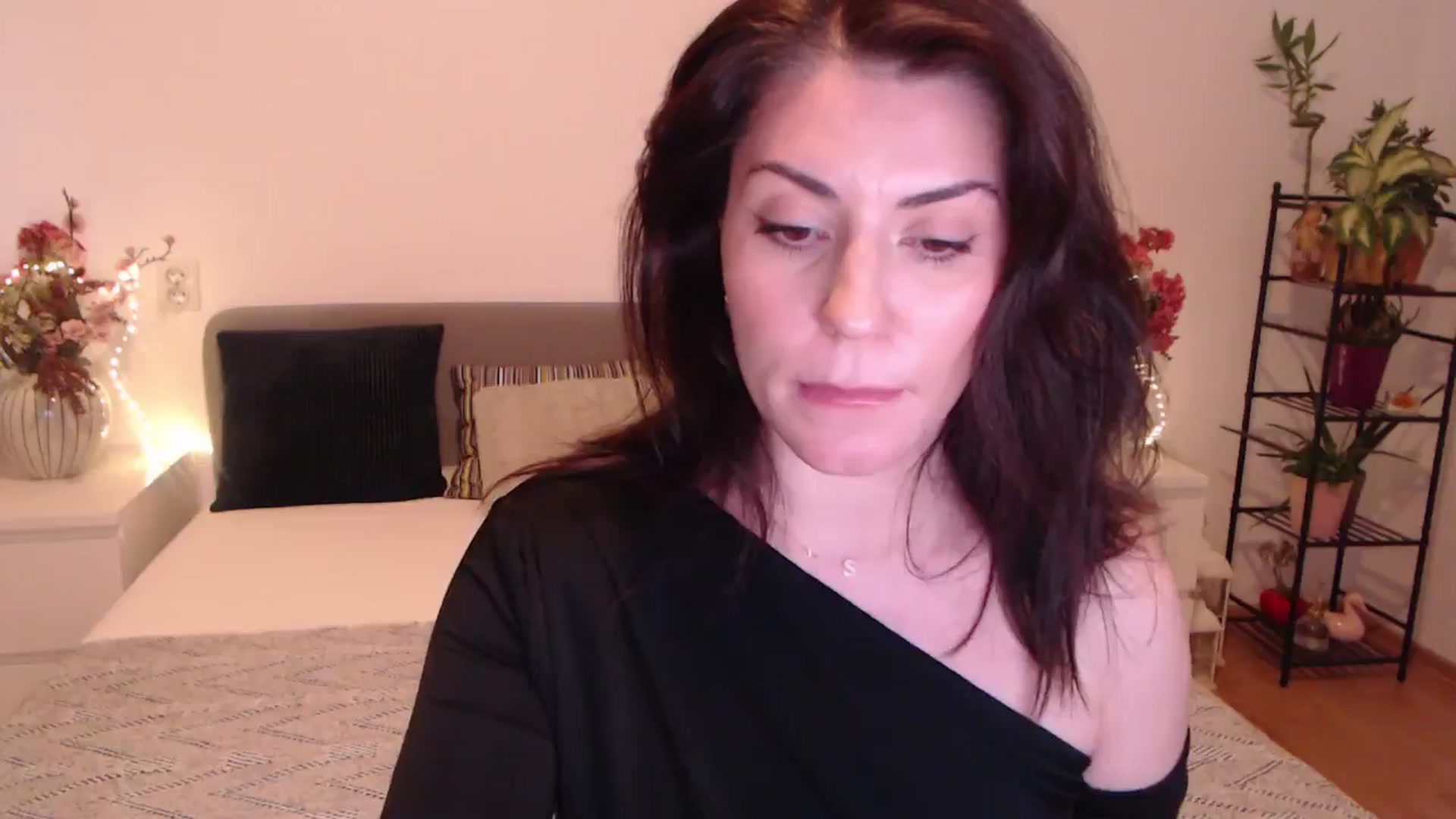 Gallery image thumbnail from BlueStocking's myfreecams stream on, 11/30/2025, 13:58 image 4 of 20