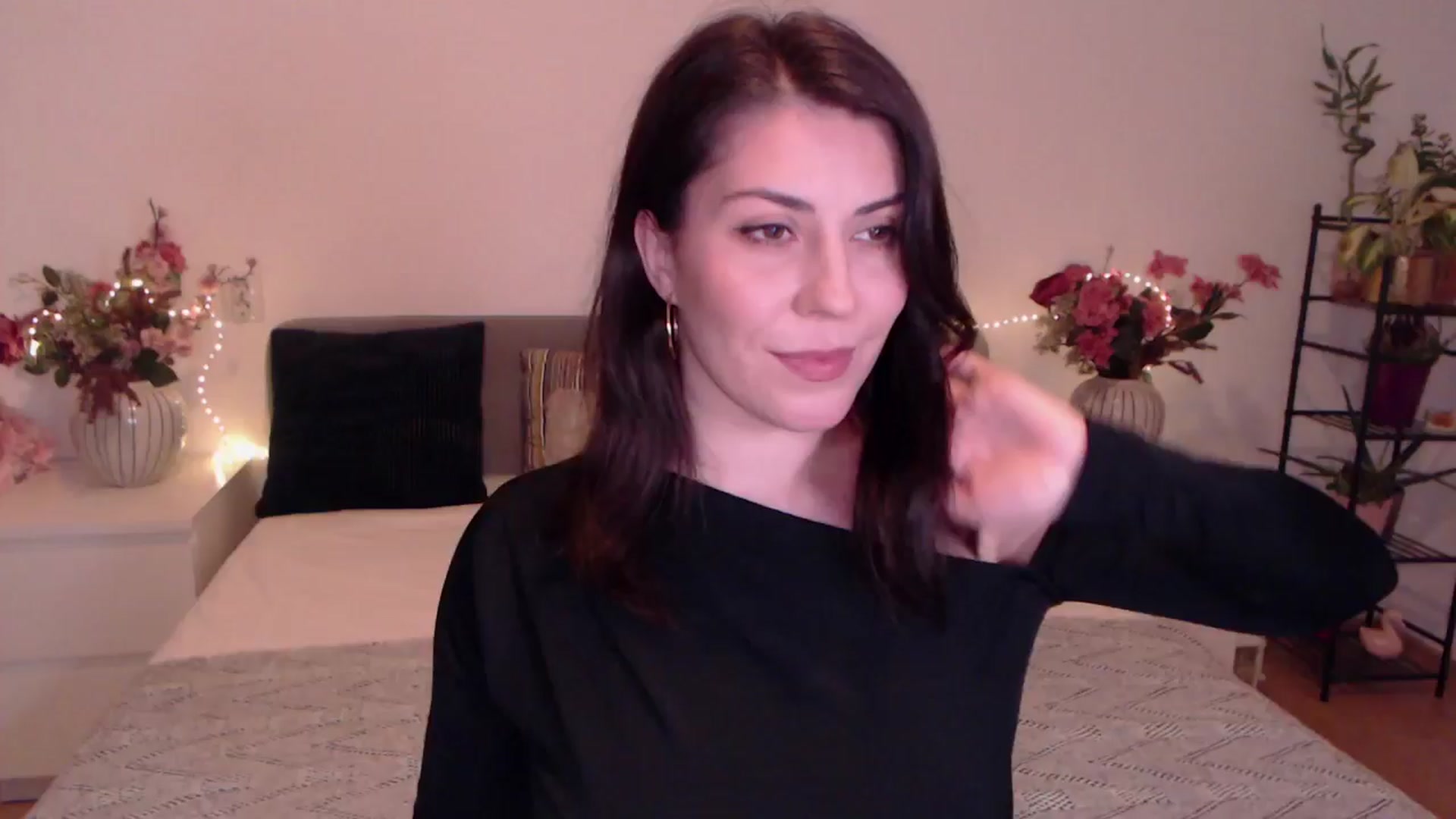Gallery image thumbnail from BlueStocking's myfreecams stream on, 12/19/2025, 17:05 image 1 of 20