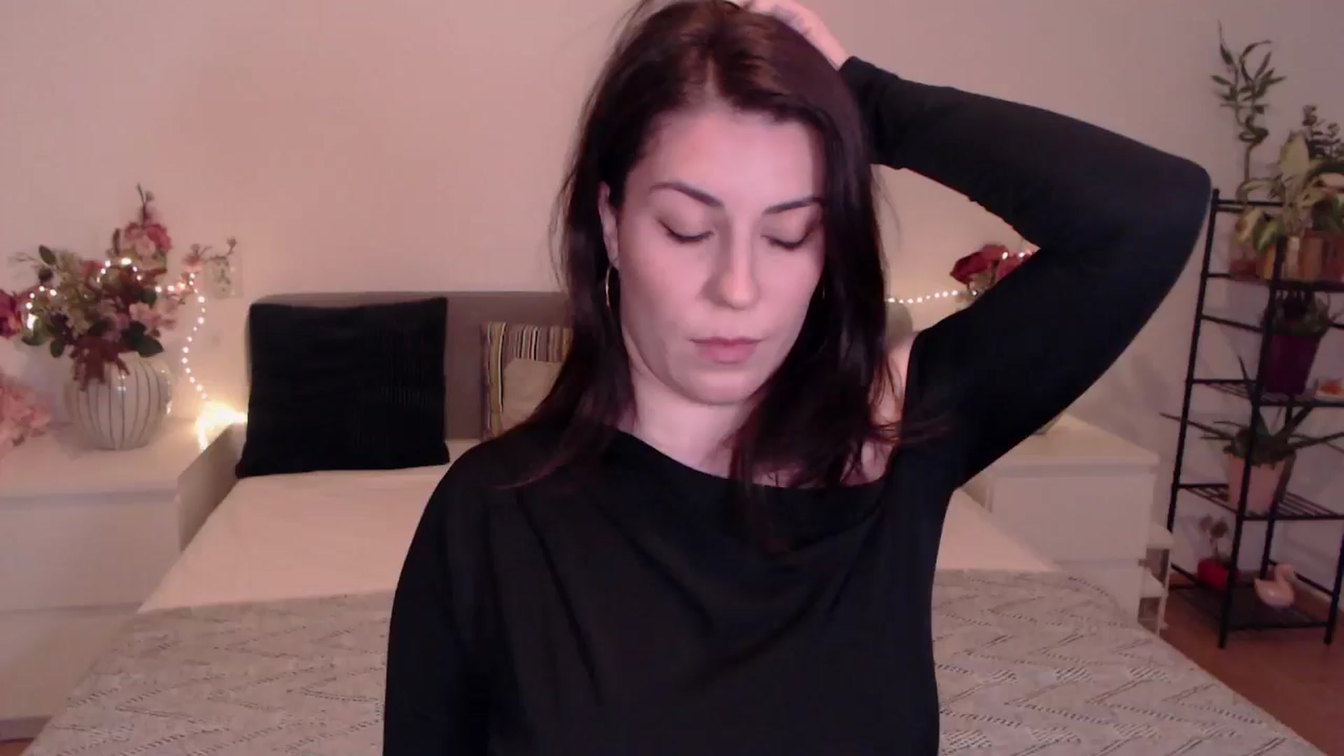 Gallery image thumbnail from BlueStocking's myfreecams stream on, 12/19/2025, 17:05 image 13 of 20