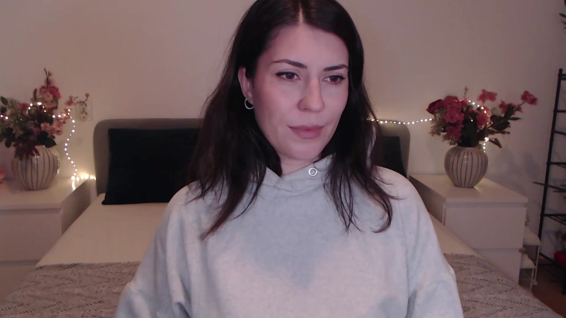 Gallery image thumbnail from BlueStocking's myfreecams stream on, 12/22/2025, 13:32 image 19 of 20