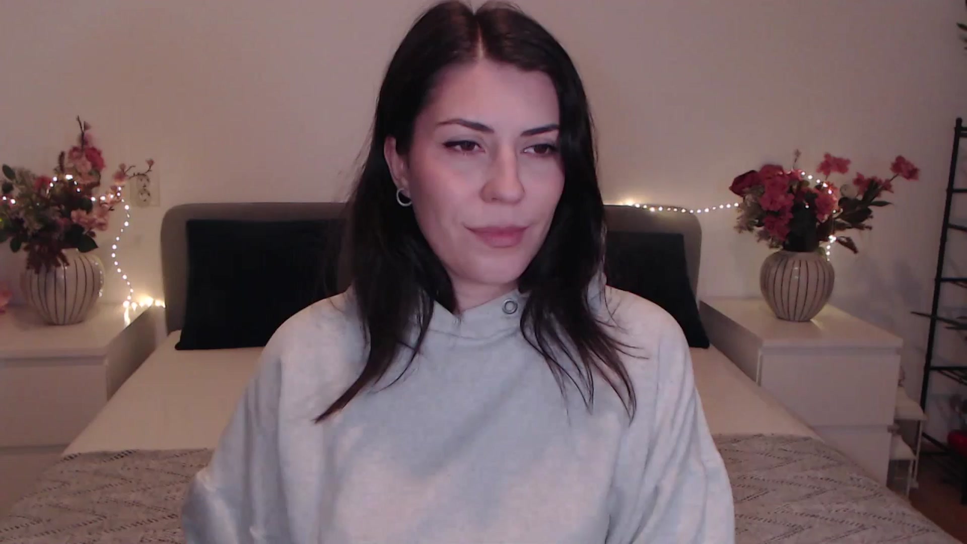 Gallery image thumbnail from BlueStocking's myfreecams stream on, 12/22/2025, 13:32 image 1 of 20