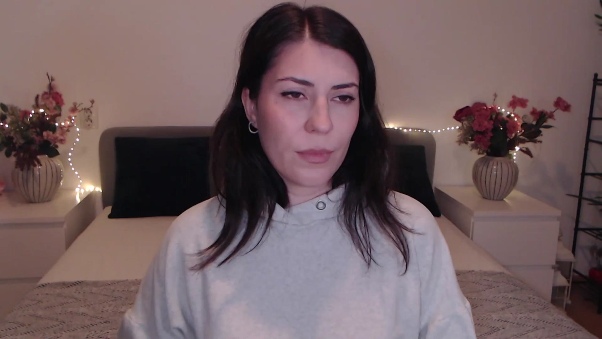 Gallery image thumbnail from BlueStocking's myfreecams stream on, 12/22/2025, 13:32 image 17 of 20