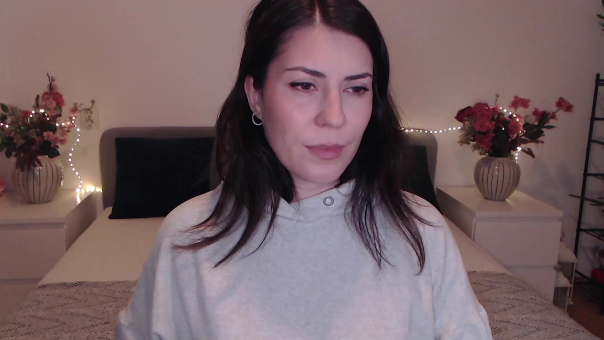 Gallery image thumbnail from BlueStocking's myfreecams stream on, 12/22/2025, 13:32 image 14 of 20