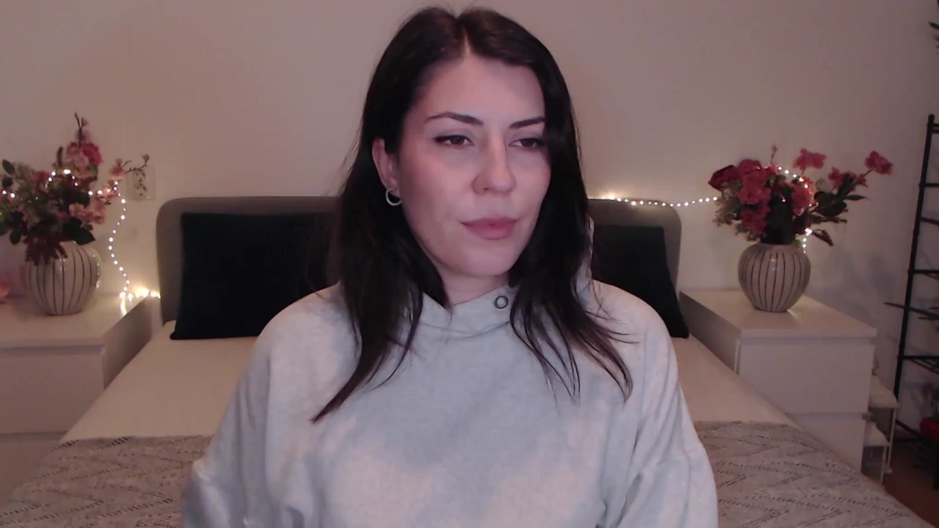 Gallery image thumbnail from BlueStocking's myfreecams stream on, 12/22/2025, 13:32 image 2 of 20