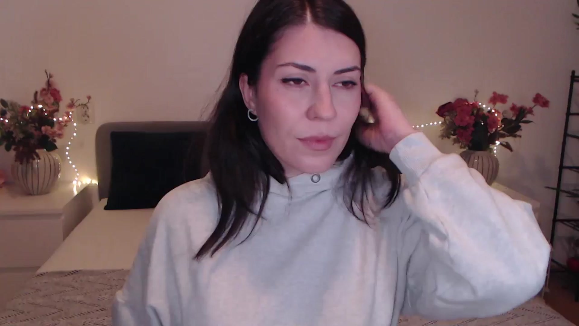 Gallery image thumbnail from BlueStocking's myfreecams stream on, 12/22/2025, 13:32 image 13 of 20