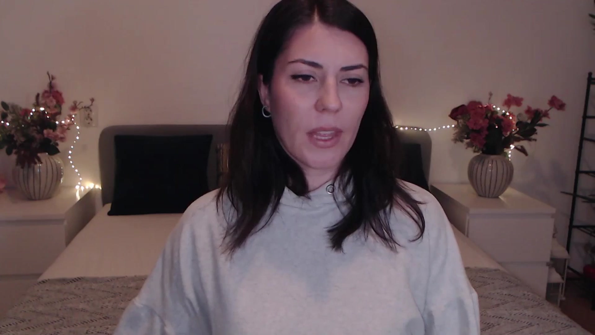 Gallery image thumbnail from BlueStocking's myfreecams stream on, 12/22/2025, 14:04 image 10 of 20