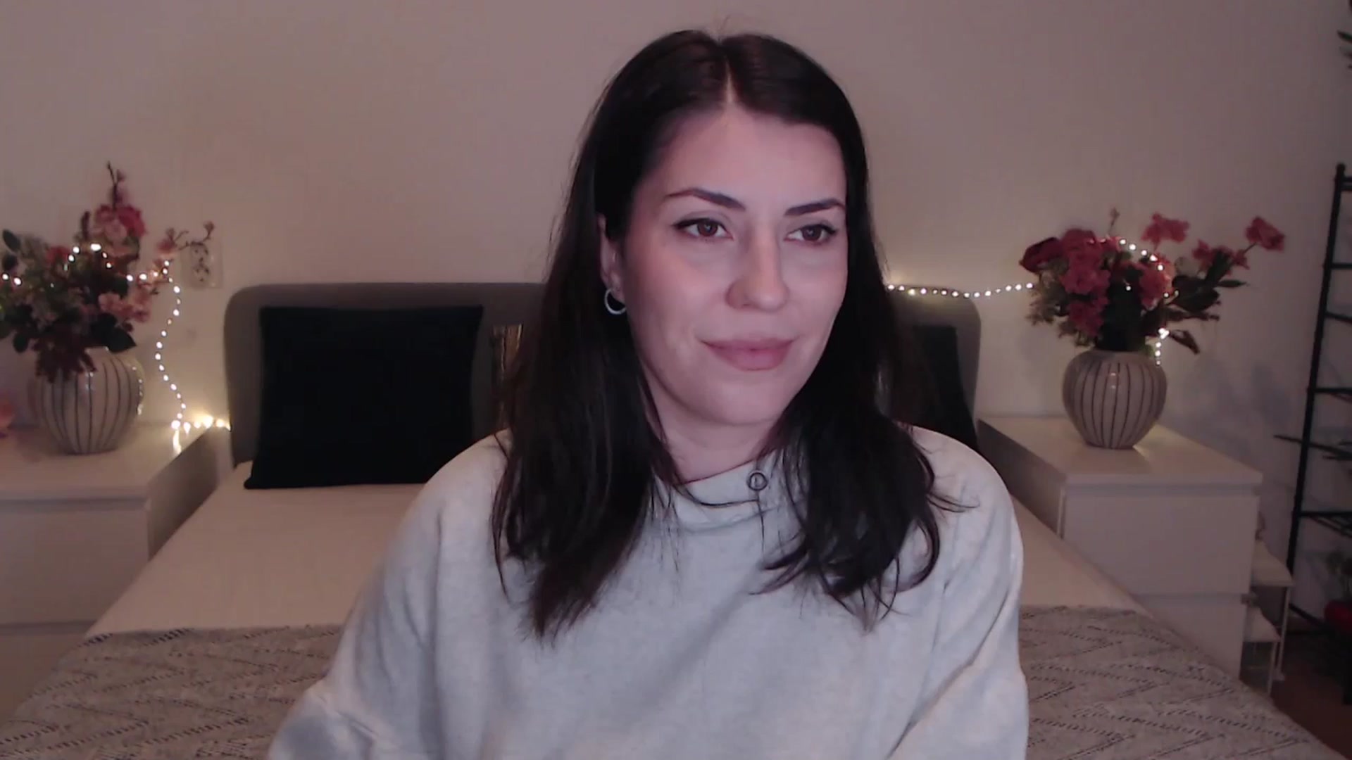 Gallery image thumbnail from BlueStocking's myfreecams stream on, 12/22/2025, 14:04 image 16 of 20