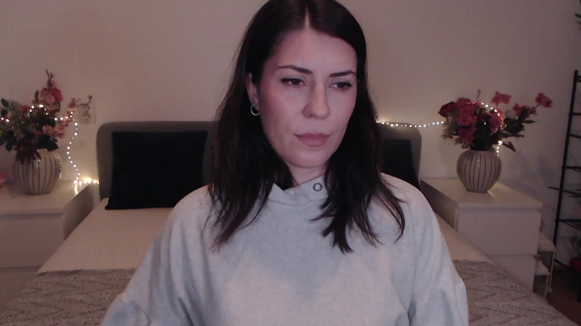 Gallery image thumbnail from BlueStocking's myfreecams stream on, 12/22/2025, 14:04 image 7 of 20