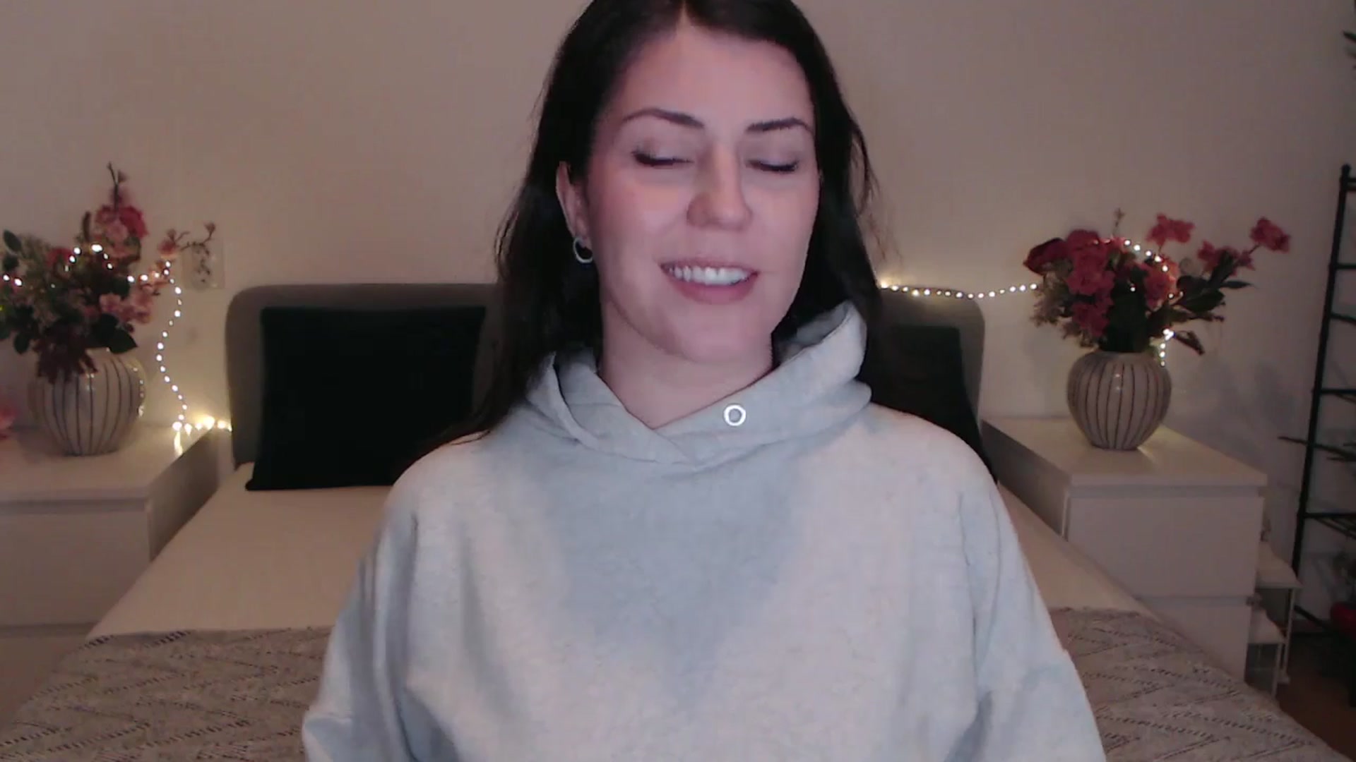 Gallery image thumbnail from BlueStocking's myfreecams stream on, 12/22/2025, 14:04 image 20 of 20