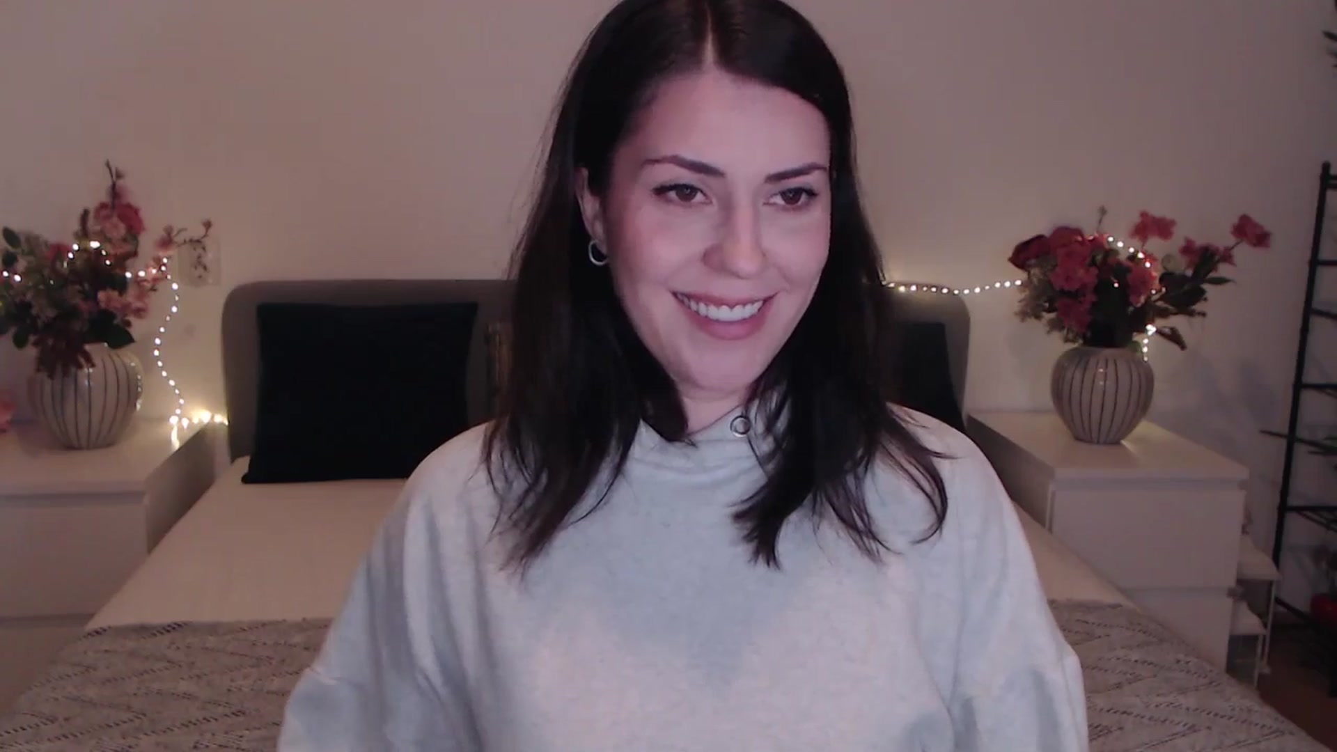 Gallery image thumbnail from BlueStocking's myfreecams stream on, 12/22/2025, 14:04 image 9 of 20