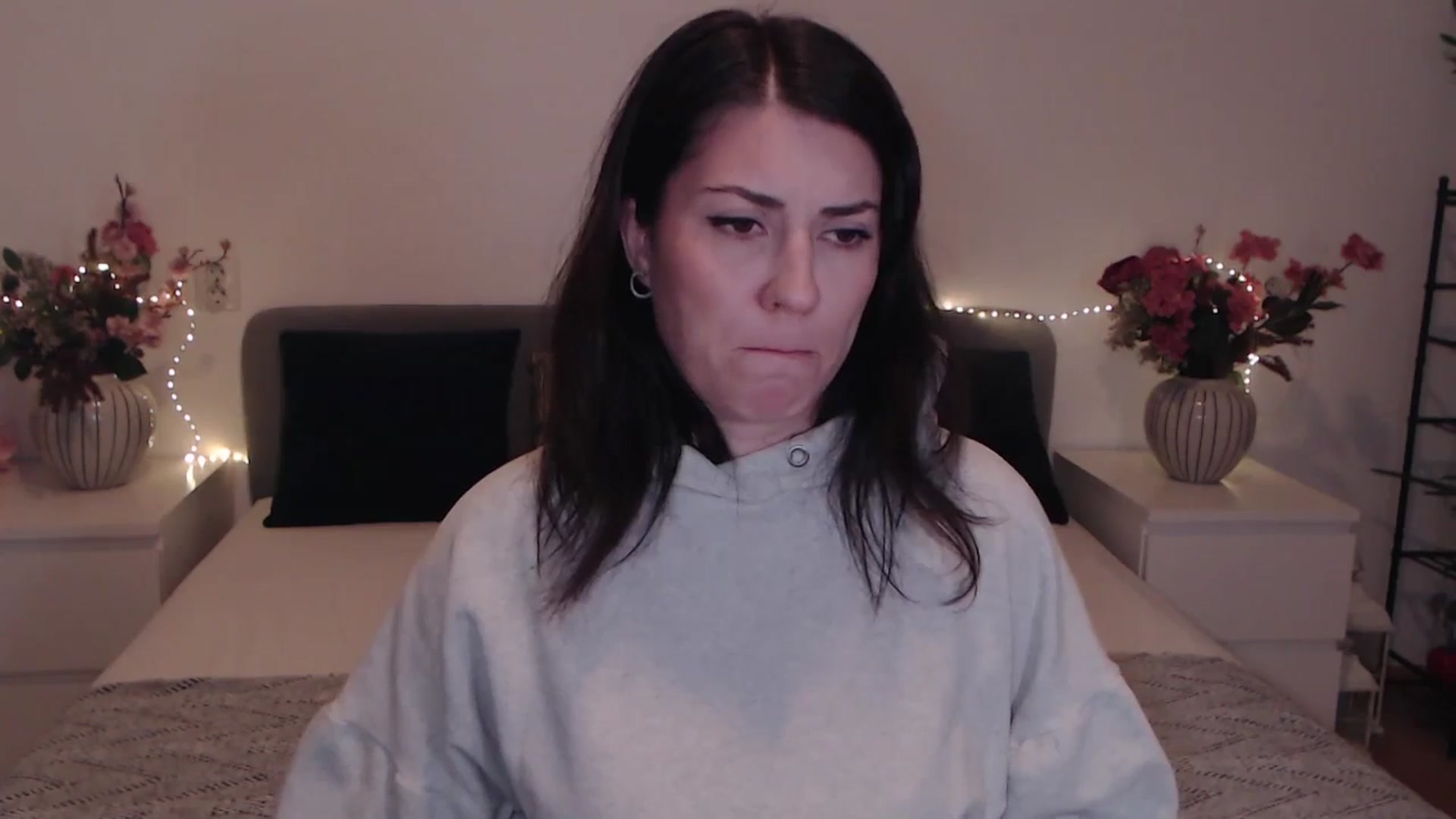 Gallery image thumbnail from BlueStocking's myfreecams stream on, 12/22/2025, 14:04 image 3 of 20