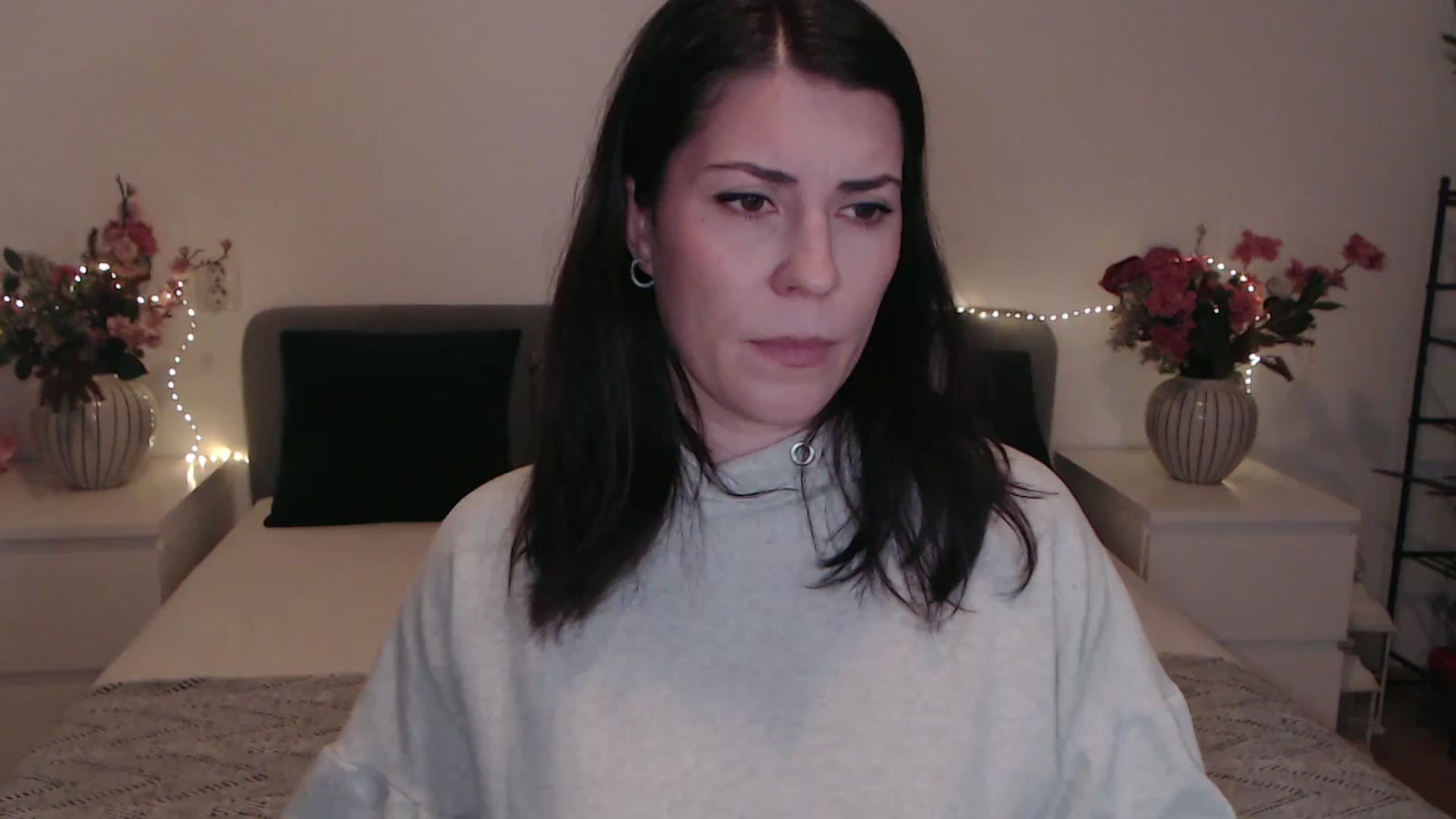 Gallery image thumbnail from BlueStocking's myfreecams stream on, 12/22/2025, 14:04 image 18 of 20