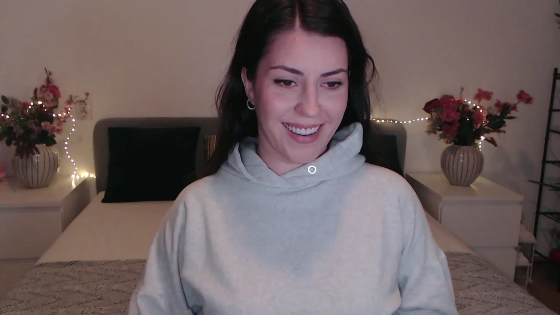 Gallery image thumbnail from BlueStocking's myfreecams stream on, 12/22/2025, 14:04 image 19 of 20