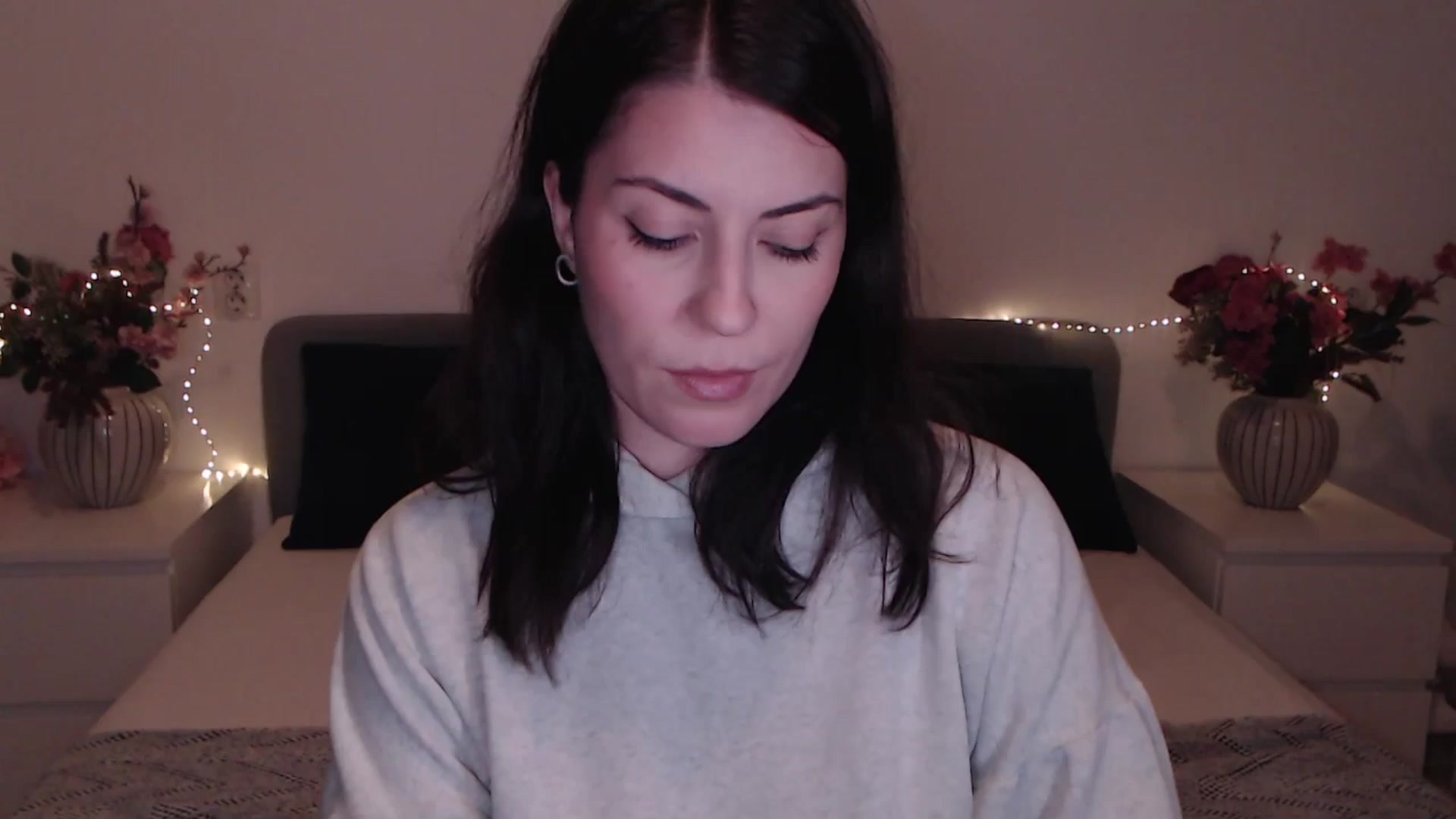 Gallery image thumbnail from BlueStocking's myfreecams stream on, 12/22/2025, 15:23 image 10 of 20