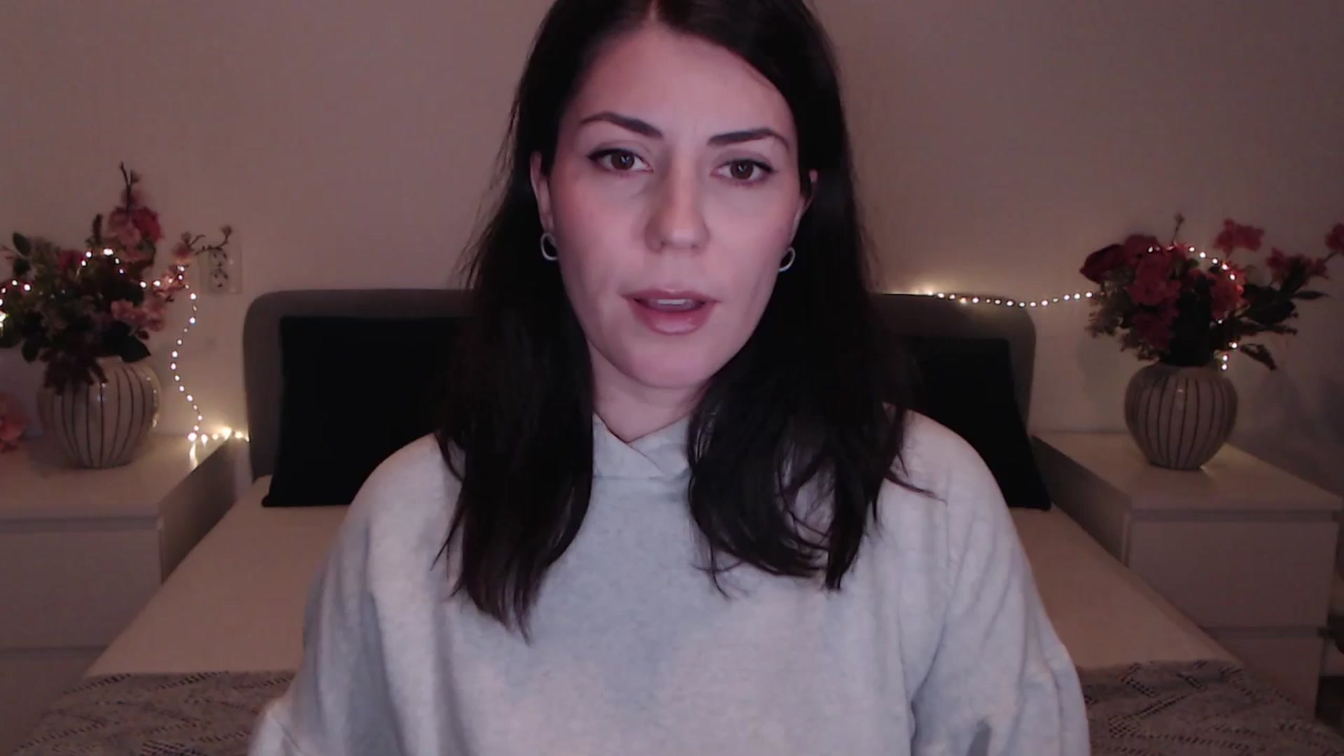 Gallery image thumbnail from BlueStocking's myfreecams stream on, 12/22/2025, 15:23 image 1 of 20