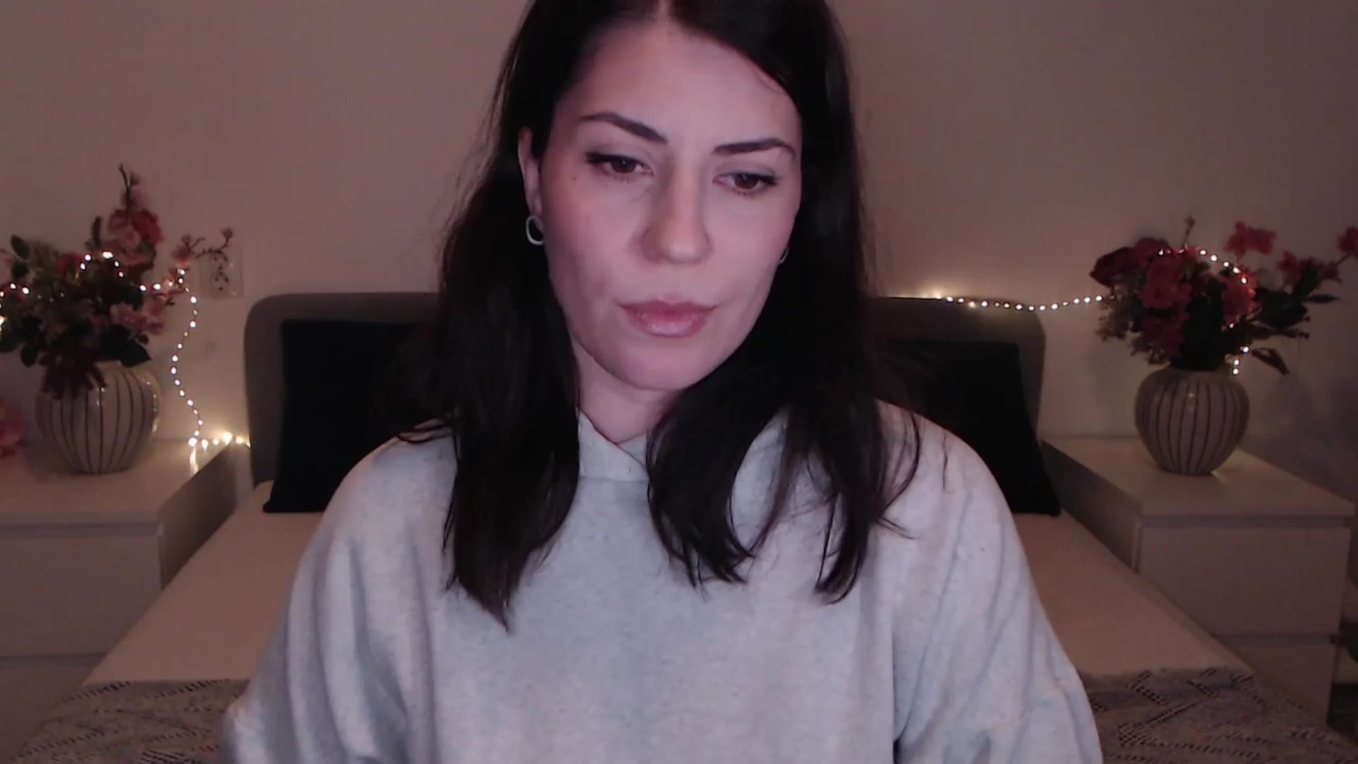 Gallery image thumbnail from BlueStocking's myfreecams stream on, 12/22/2025, 15:23 image 9 of 20