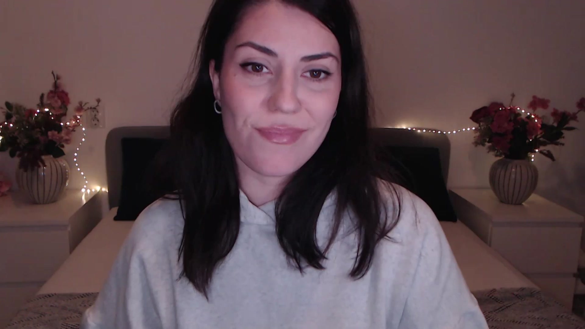 Gallery image thumbnail from BlueStocking's myfreecams stream on, 12/22/2025, 15:23 image 5 of 20