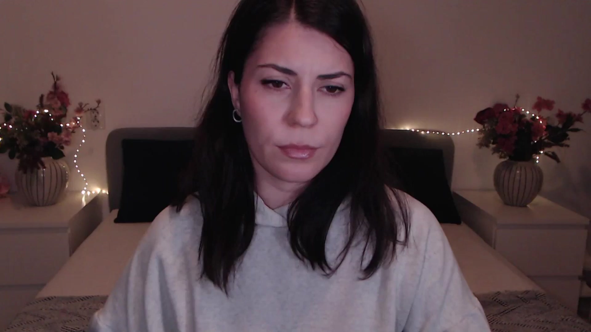 Gallery image thumbnail from BlueStocking's myfreecams stream on, 12/22/2025, 15:23 image 18 of 20