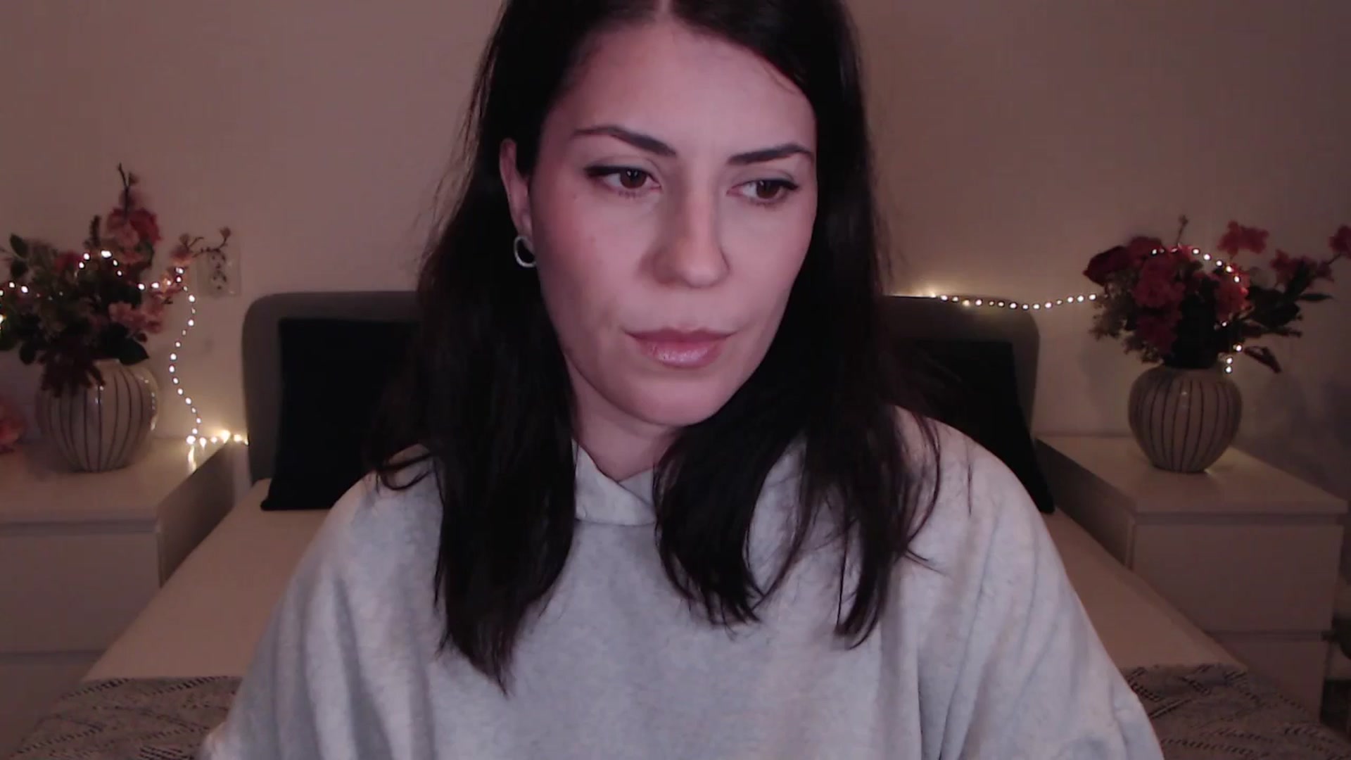 Gallery image thumbnail from BlueStocking's myfreecams stream on, 12/22/2025, 15:23 image 15 of 20