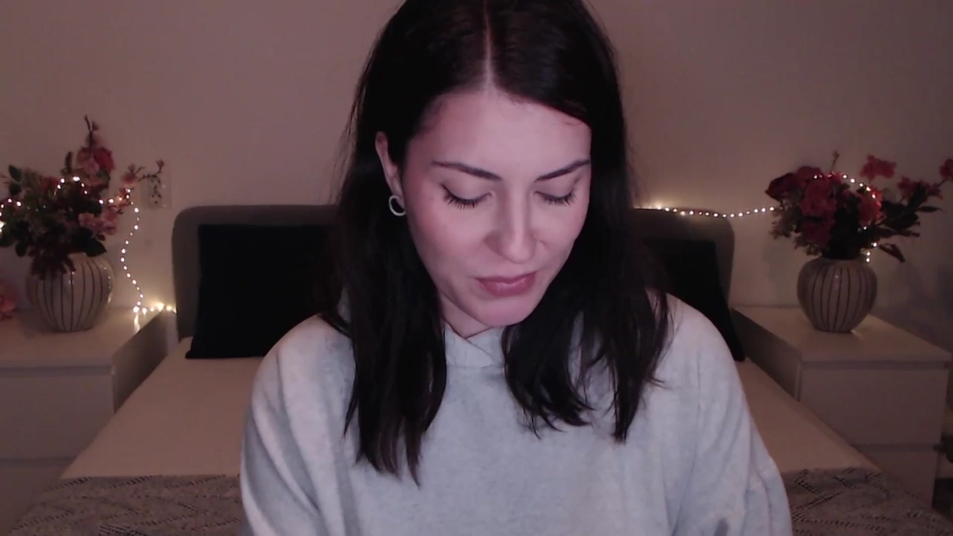 Gallery image thumbnail from BlueStocking's myfreecams stream on, 12/22/2025, 15:23 image 3 of 20