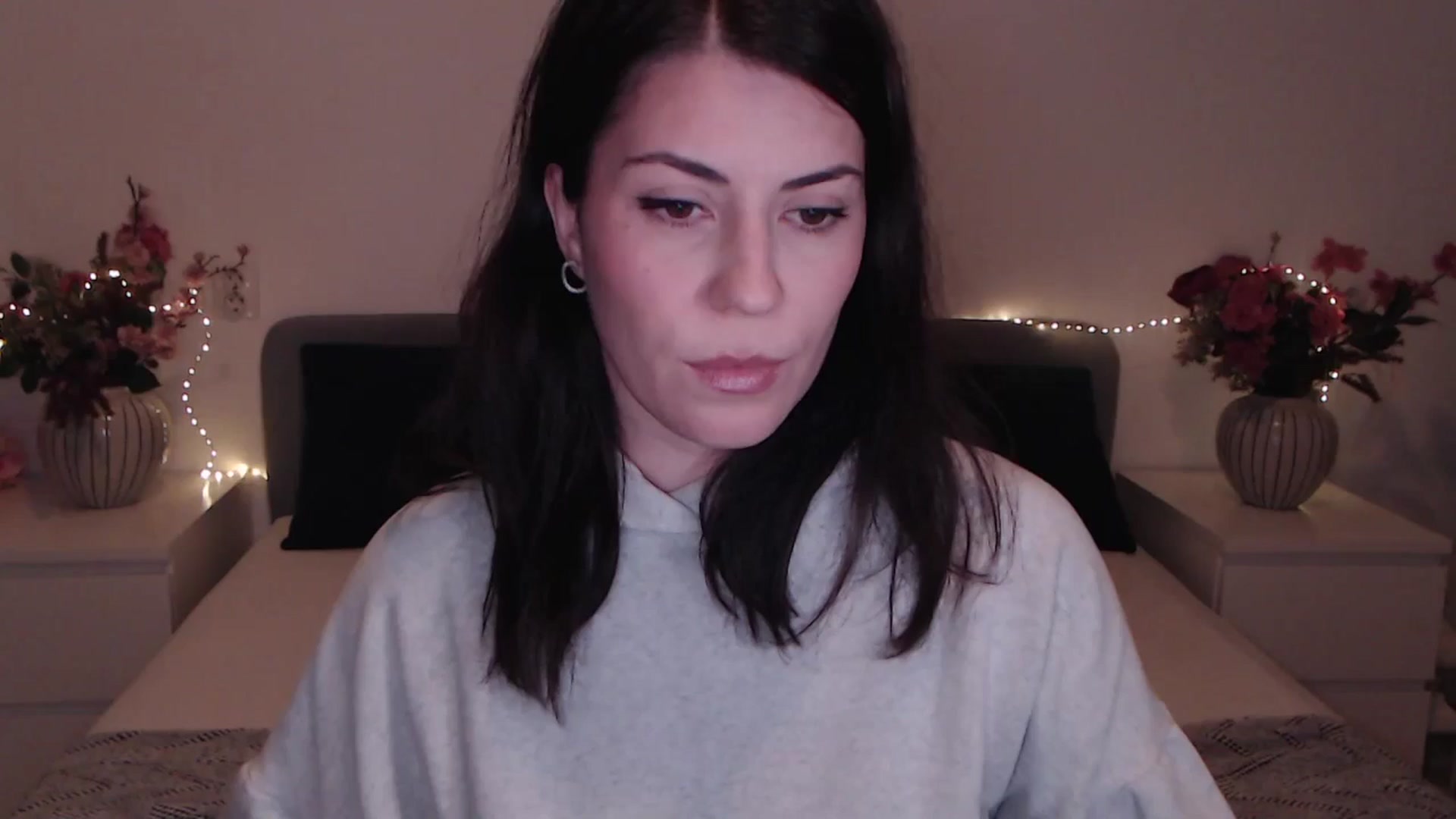 Gallery image thumbnail from BlueStocking's myfreecams stream on, 12/22/2025, 15:23 image 16 of 20