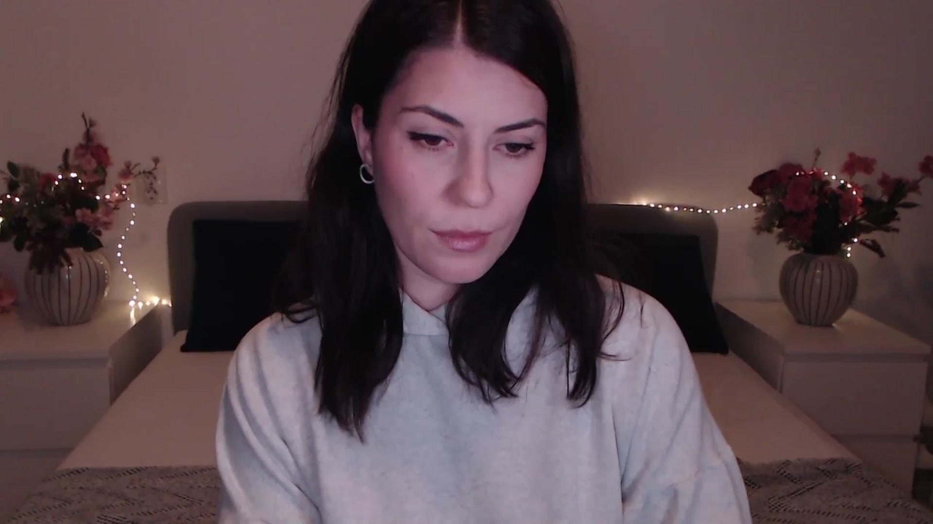 Gallery image thumbnail from BlueStocking's myfreecams stream on, 12/22/2025, 15:23 image 12 of 20