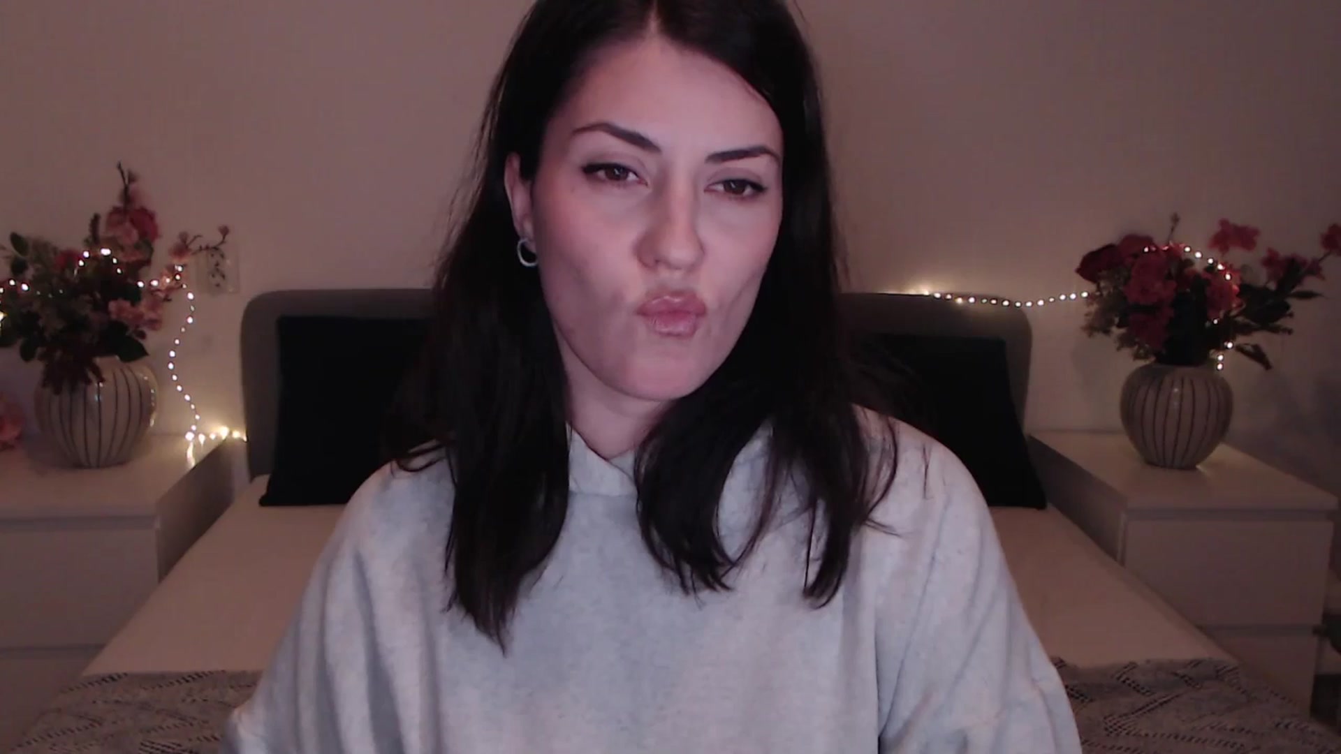 Gallery image thumbnail from BlueStocking's myfreecams stream on, 12/22/2025, 15:23 image 13 of 20