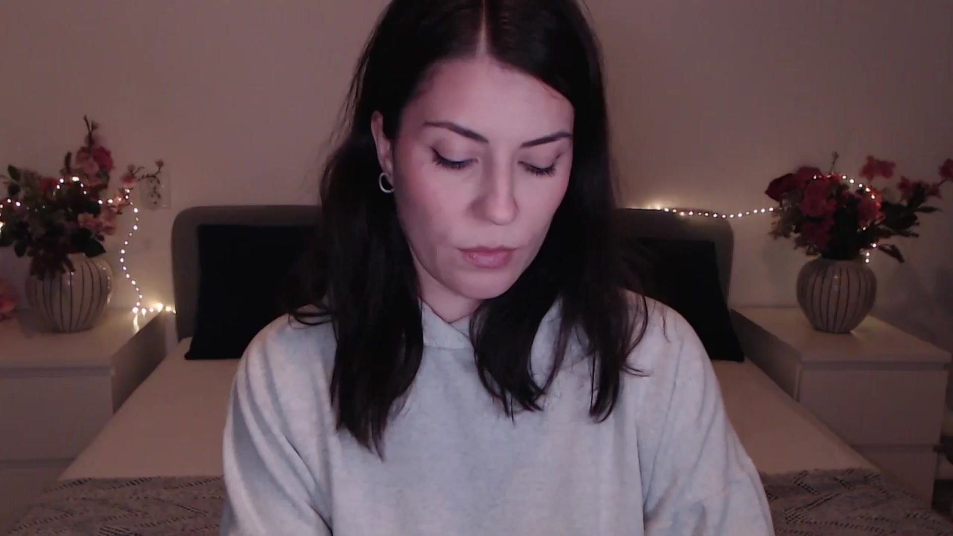 Gallery image thumbnail from BlueStocking's myfreecams stream on, 12/22/2025, 15:23 image 8 of 20