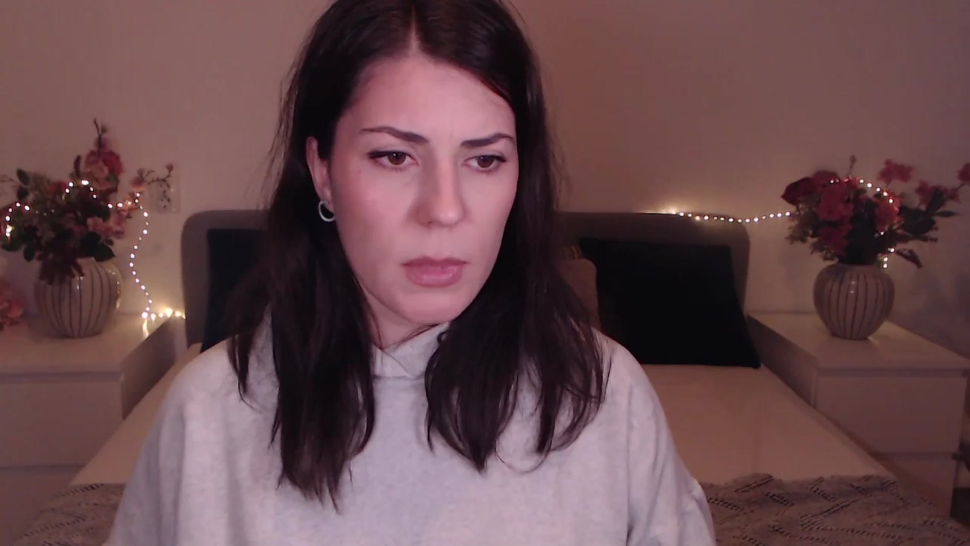 Gallery image thumbnail from BlueStocking's myfreecams stream on, 12/22/2025, 15:55 image 18 of 20