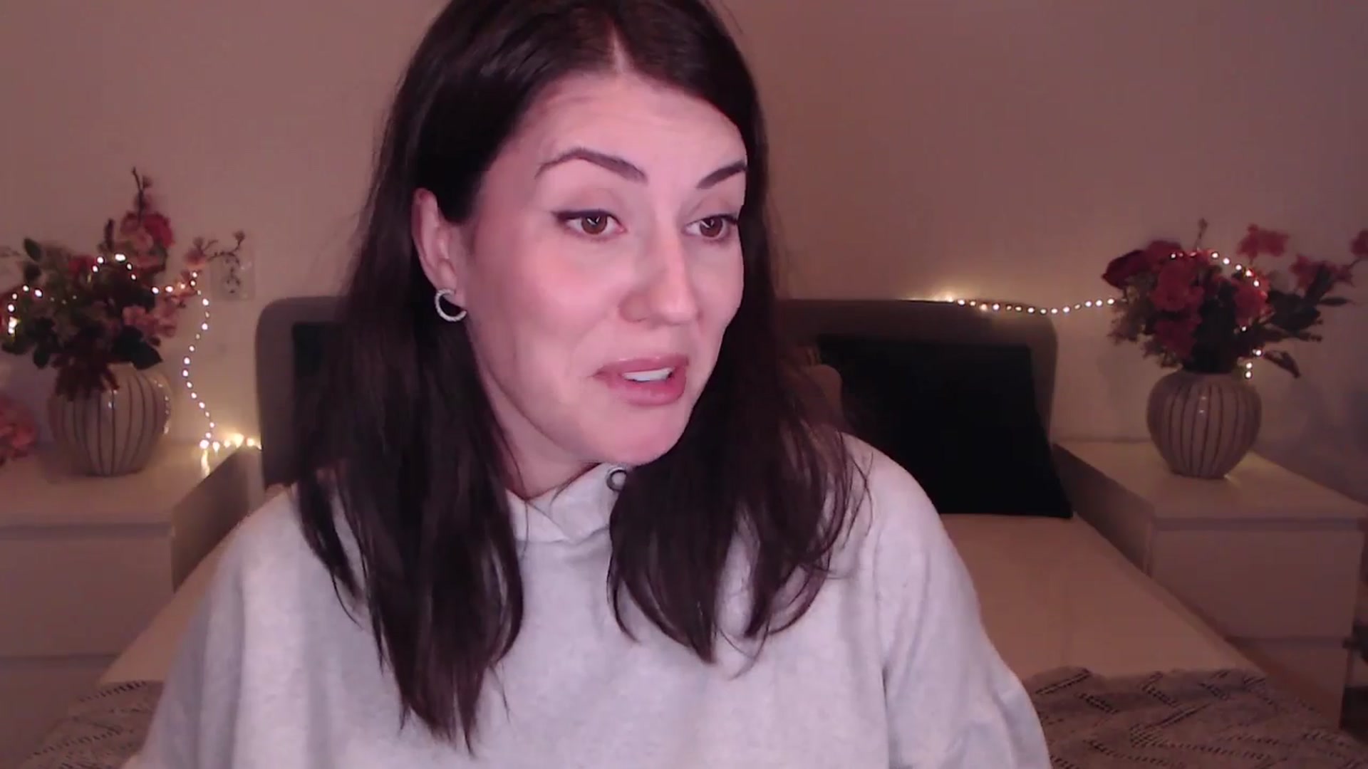 Gallery image thumbnail from BlueStocking's myfreecams stream on, 12/22/2025, 15:55 image 17 of 20