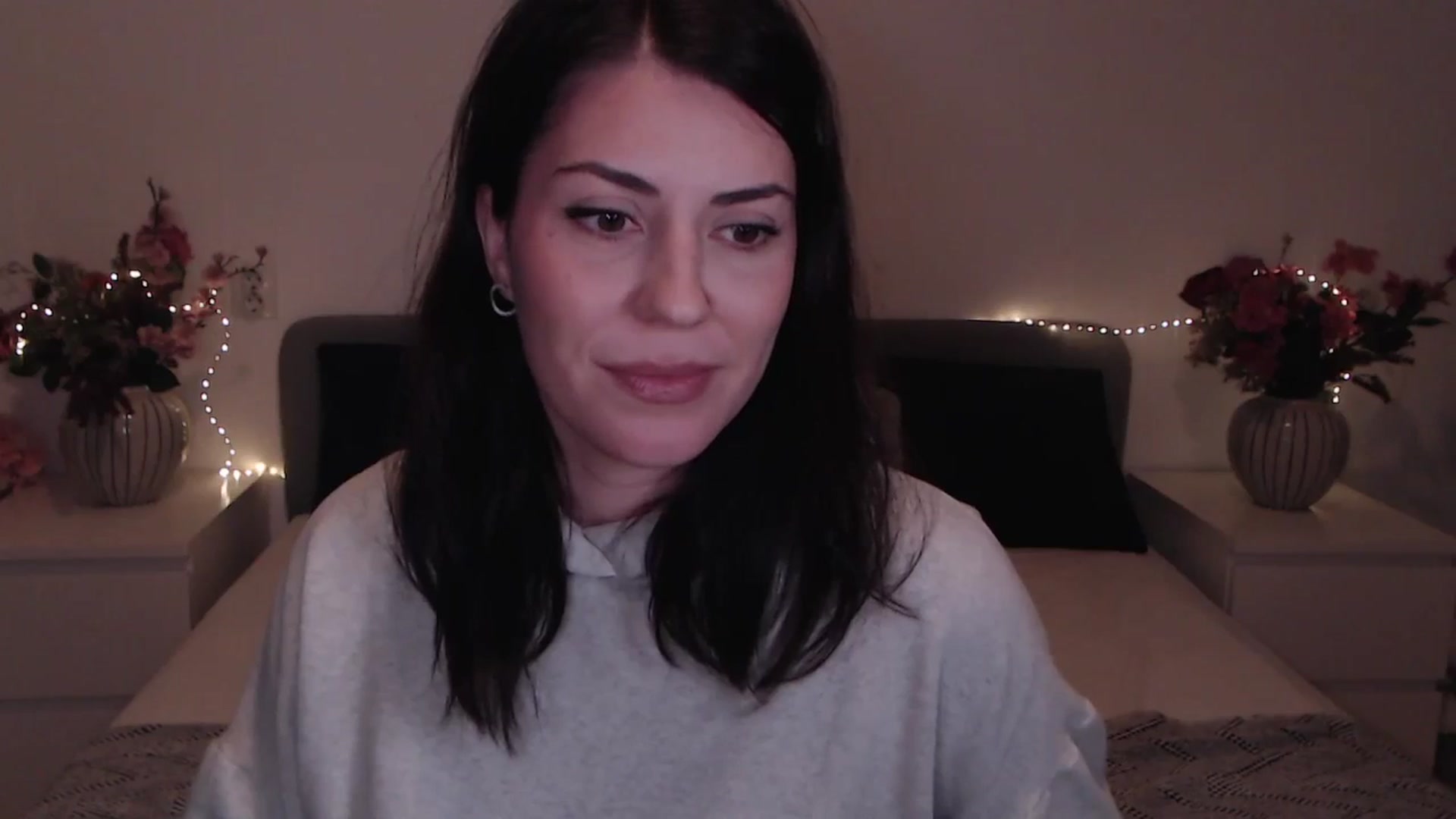 Gallery image thumbnail from BlueStocking's myfreecams stream on, 12/22/2025, 15:55 image 10 of 20