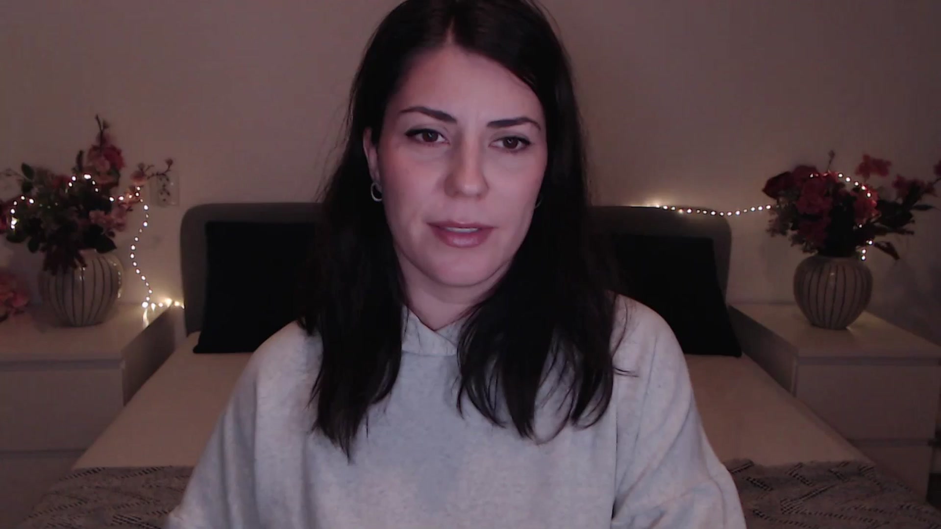 Gallery image thumbnail from BlueStocking's myfreecams stream on, 12/22/2025, 15:55 image 4 of 20