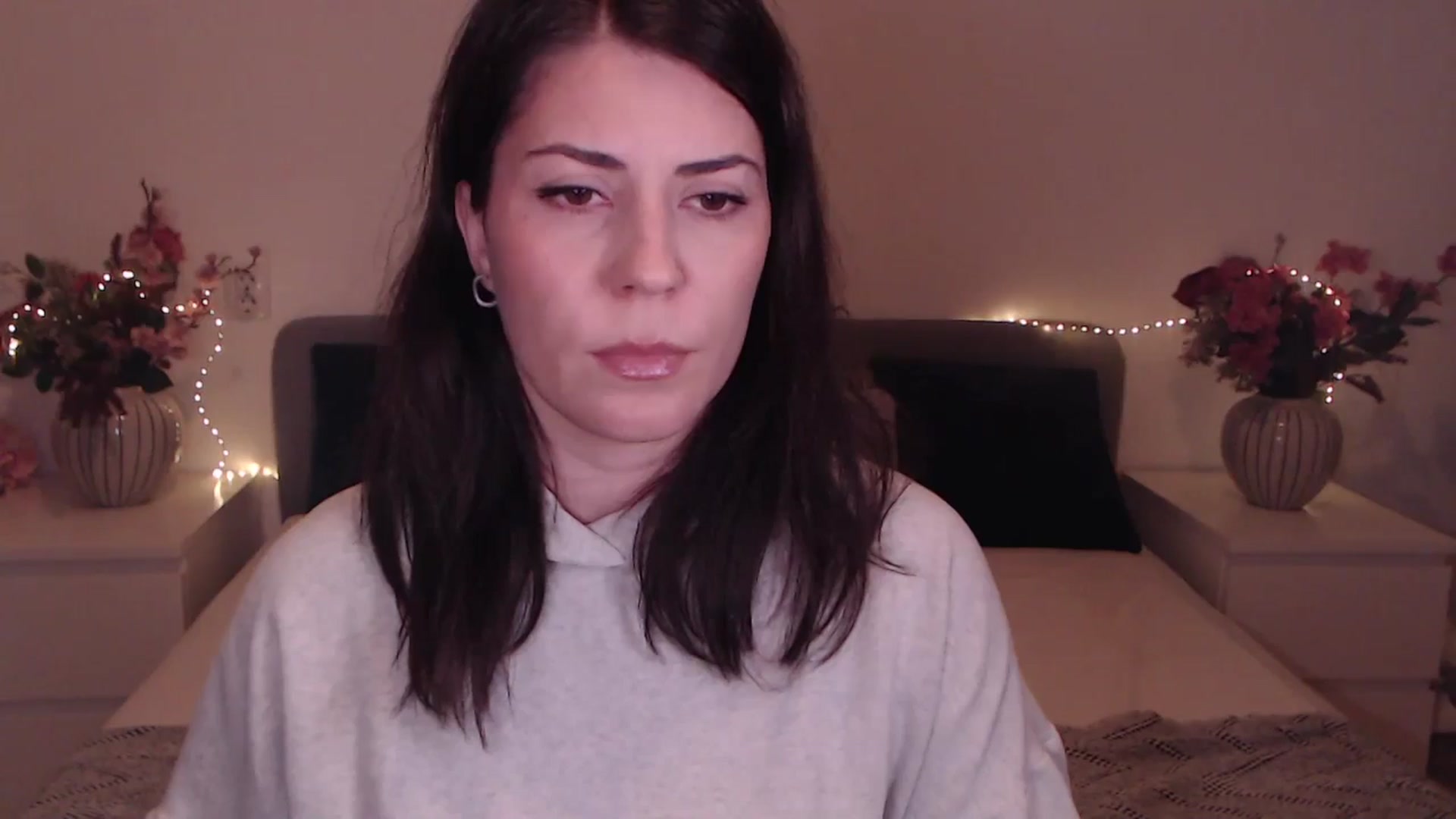 Gallery image thumbnail from BlueStocking's myfreecams stream on, 12/22/2025, 15:55 image 15 of 20