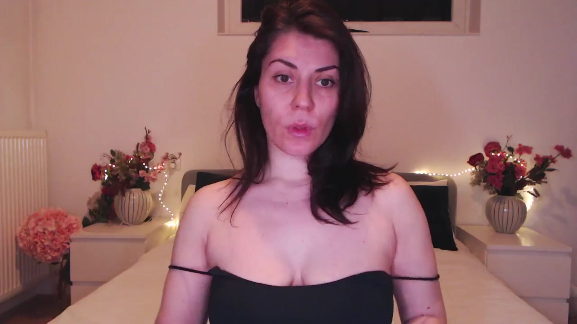 Gallery image thumbnail from BlueStocking's myfreecams stream on, 01/05/2026, 18:02 image 4 of 20