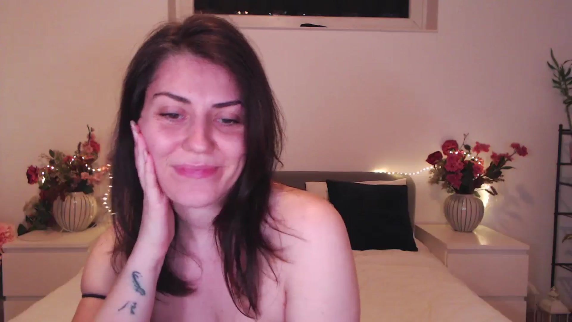 Gallery image thumbnail from BlueStocking's myfreecams stream on, 01/05/2026, 18:02 image 14 of 20